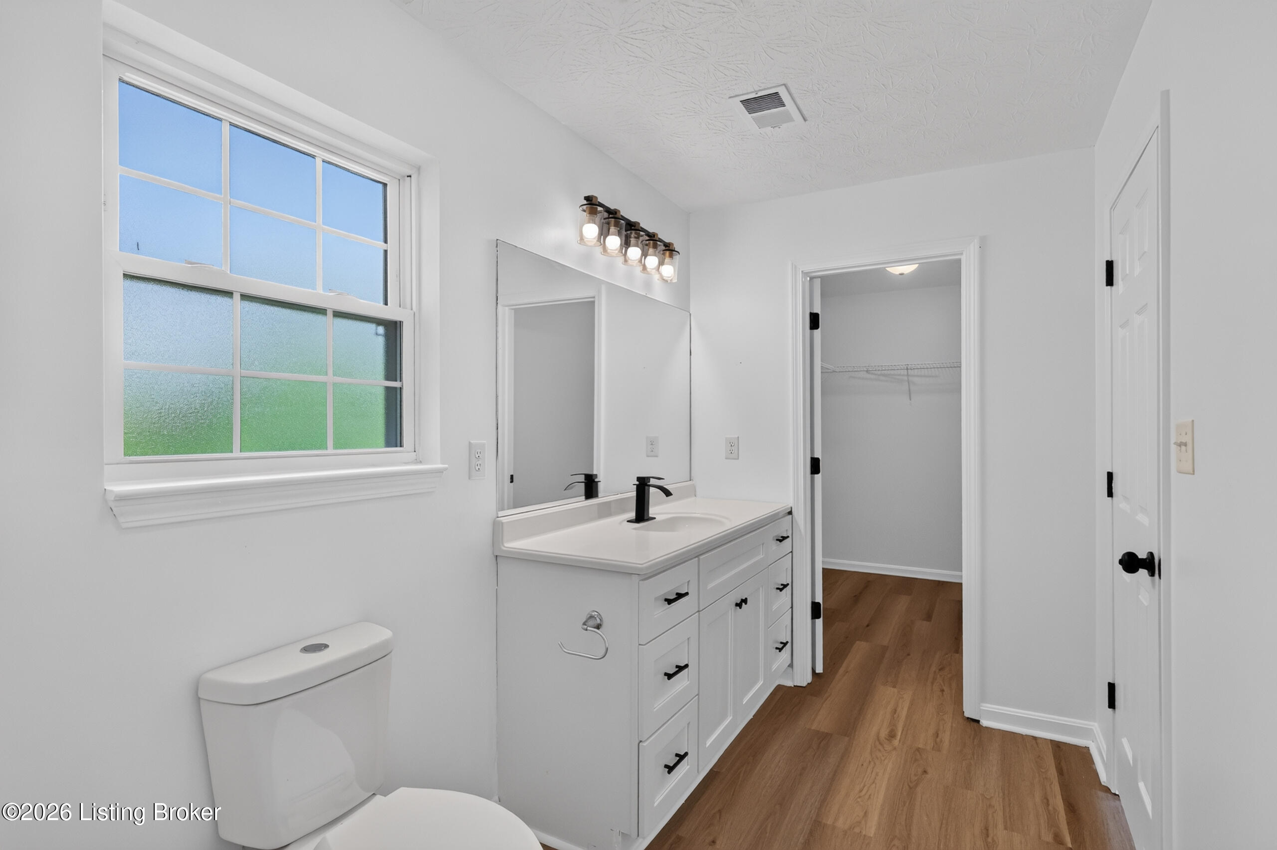 8113 Apple Valley Dr Property Photo 36