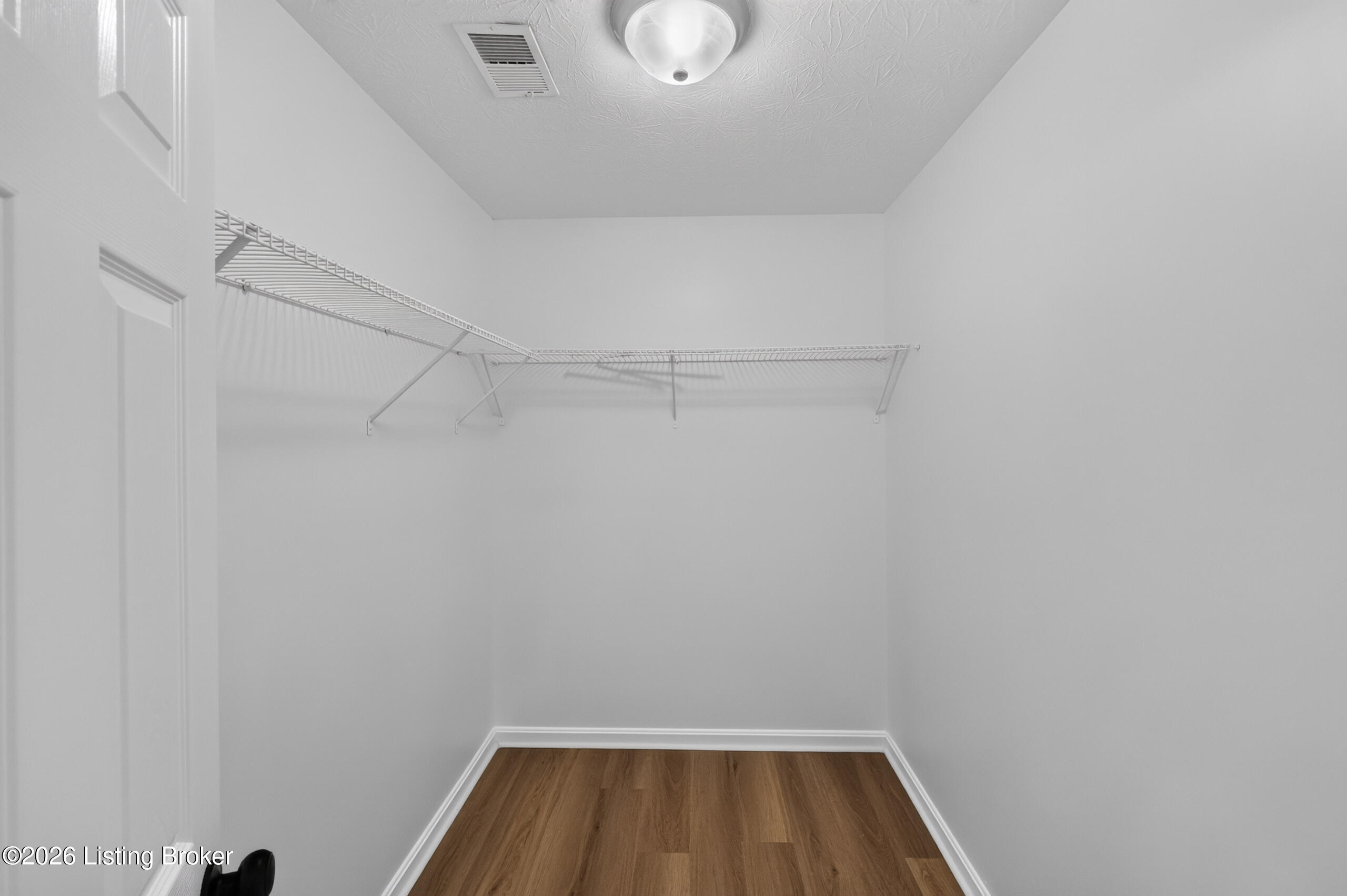 8113 Apple Valley Dr Property Photo 37