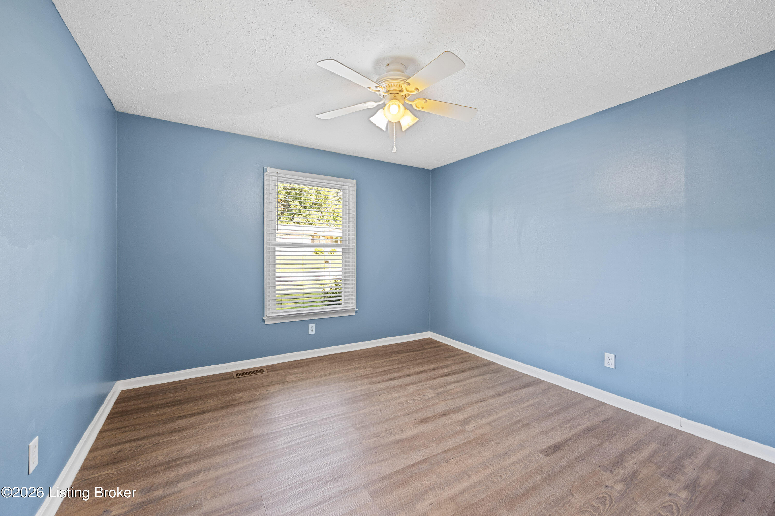 228 Hill St Property Photo 18