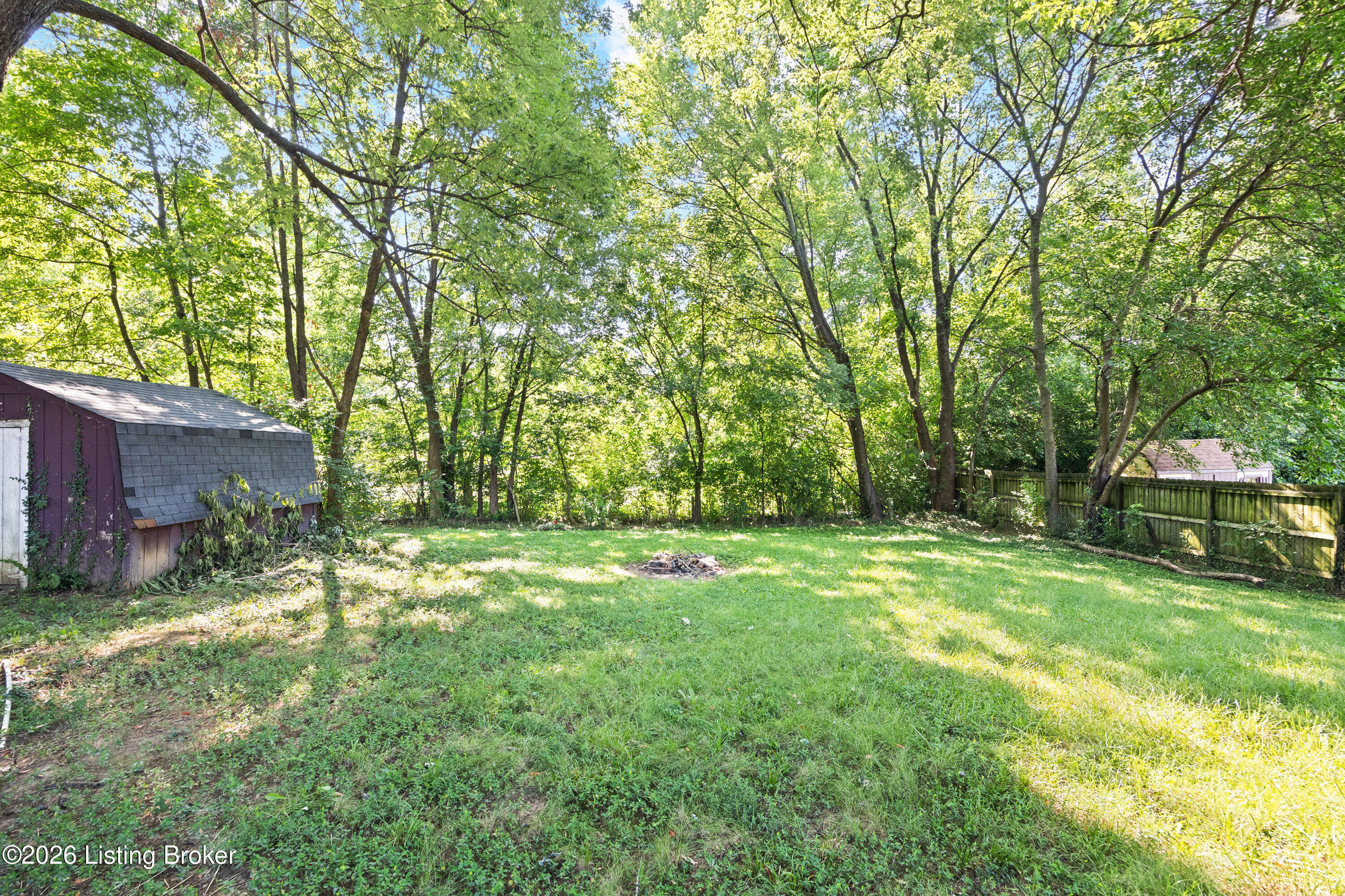 228 Hill St Property Photo 23