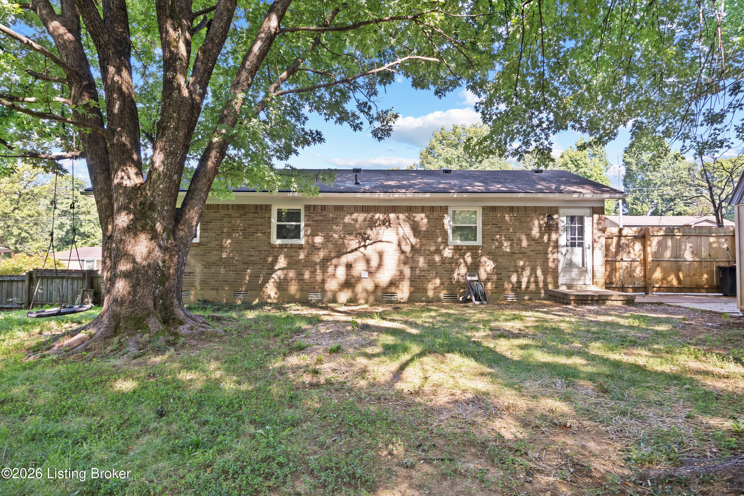 228 Hill St Property Photo 24