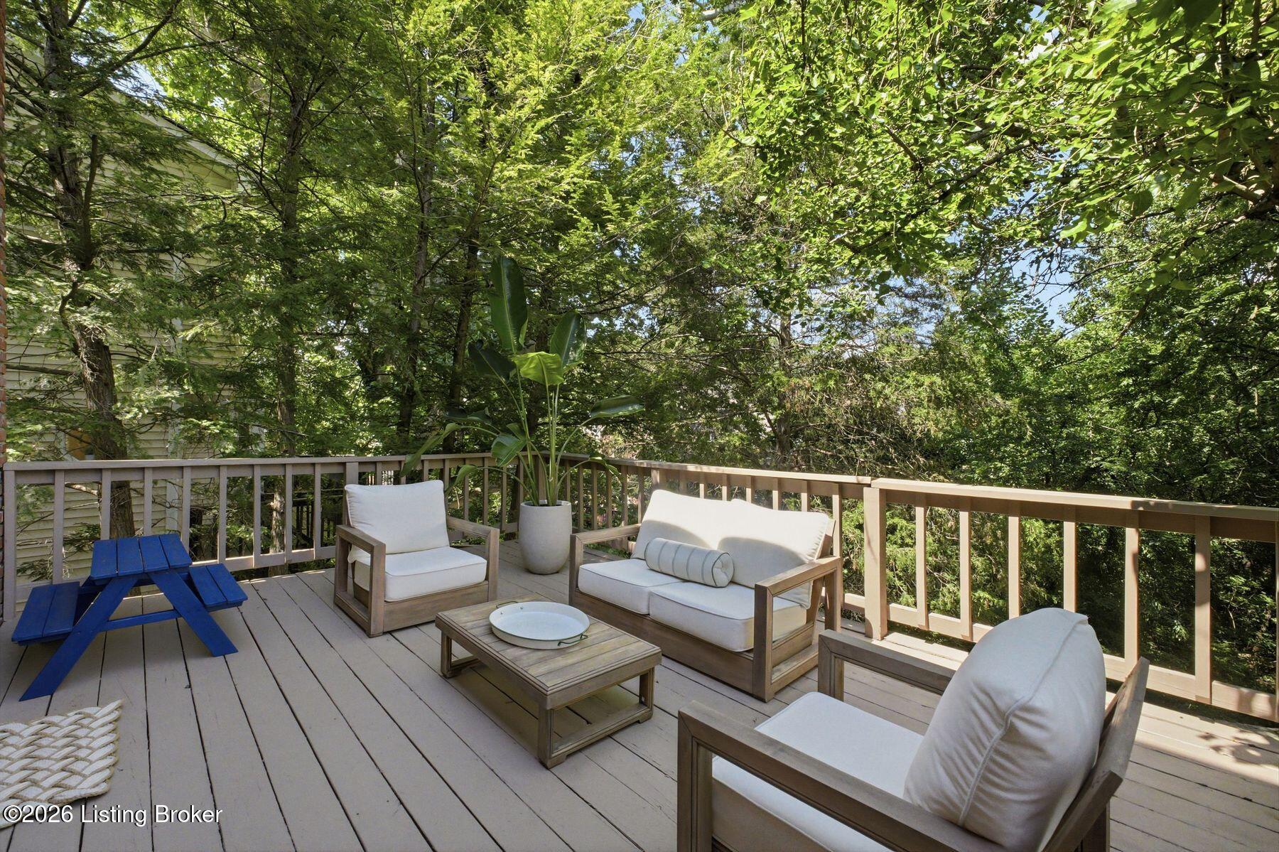1009 Windsong Way Property Photo 25