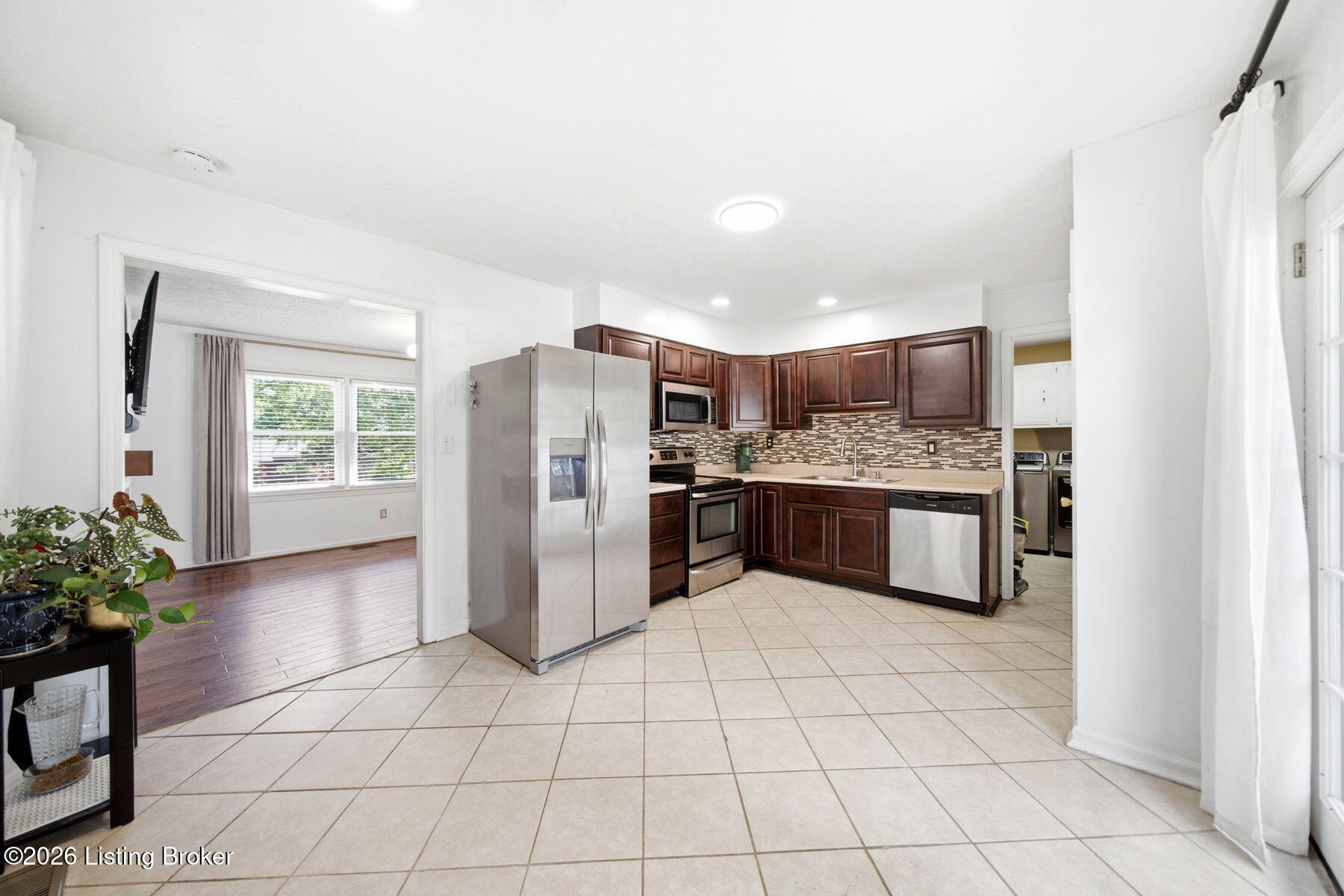 3702 Marilyn Ct Property Photo 11