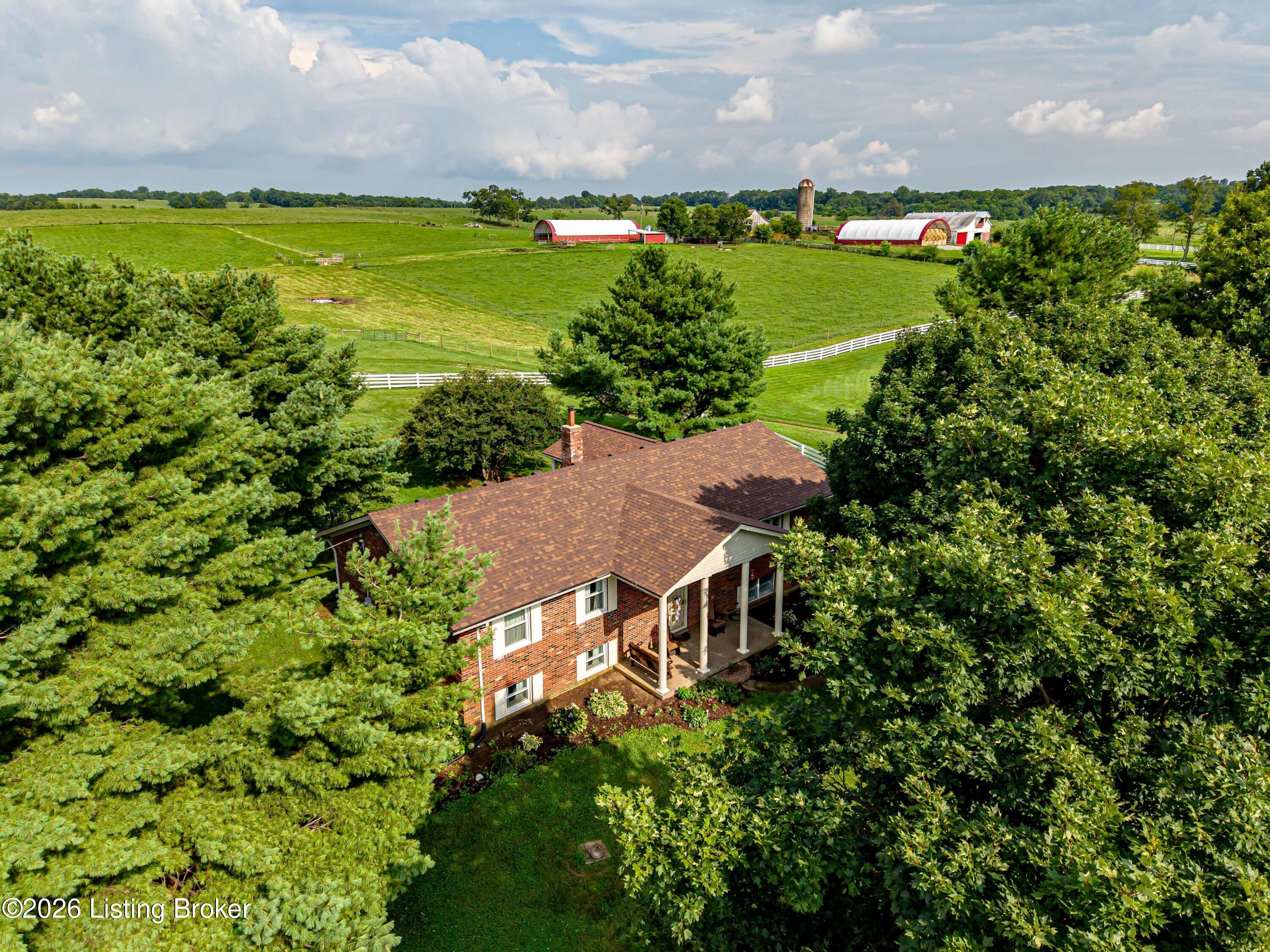 2304 Eminence Rd Property Photo 9