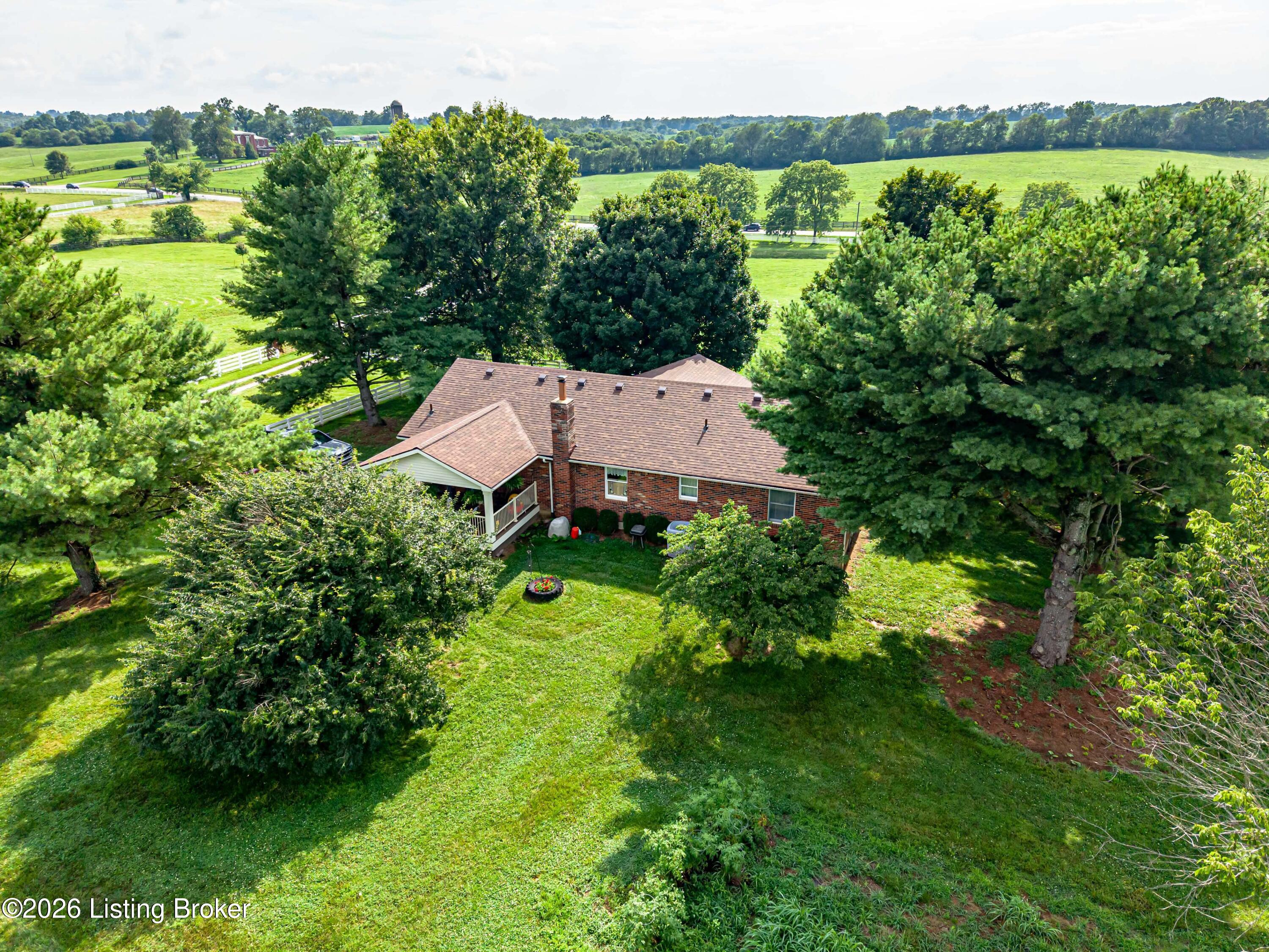 2304 Eminence Rd Property Photo 10