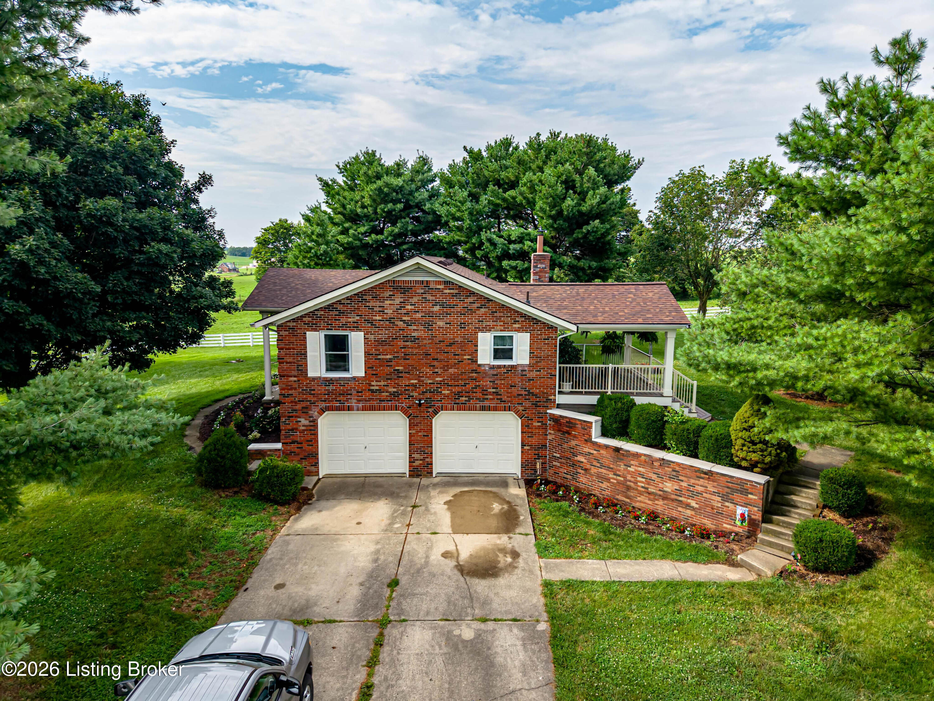2304 Eminence Rd Property Photo 11