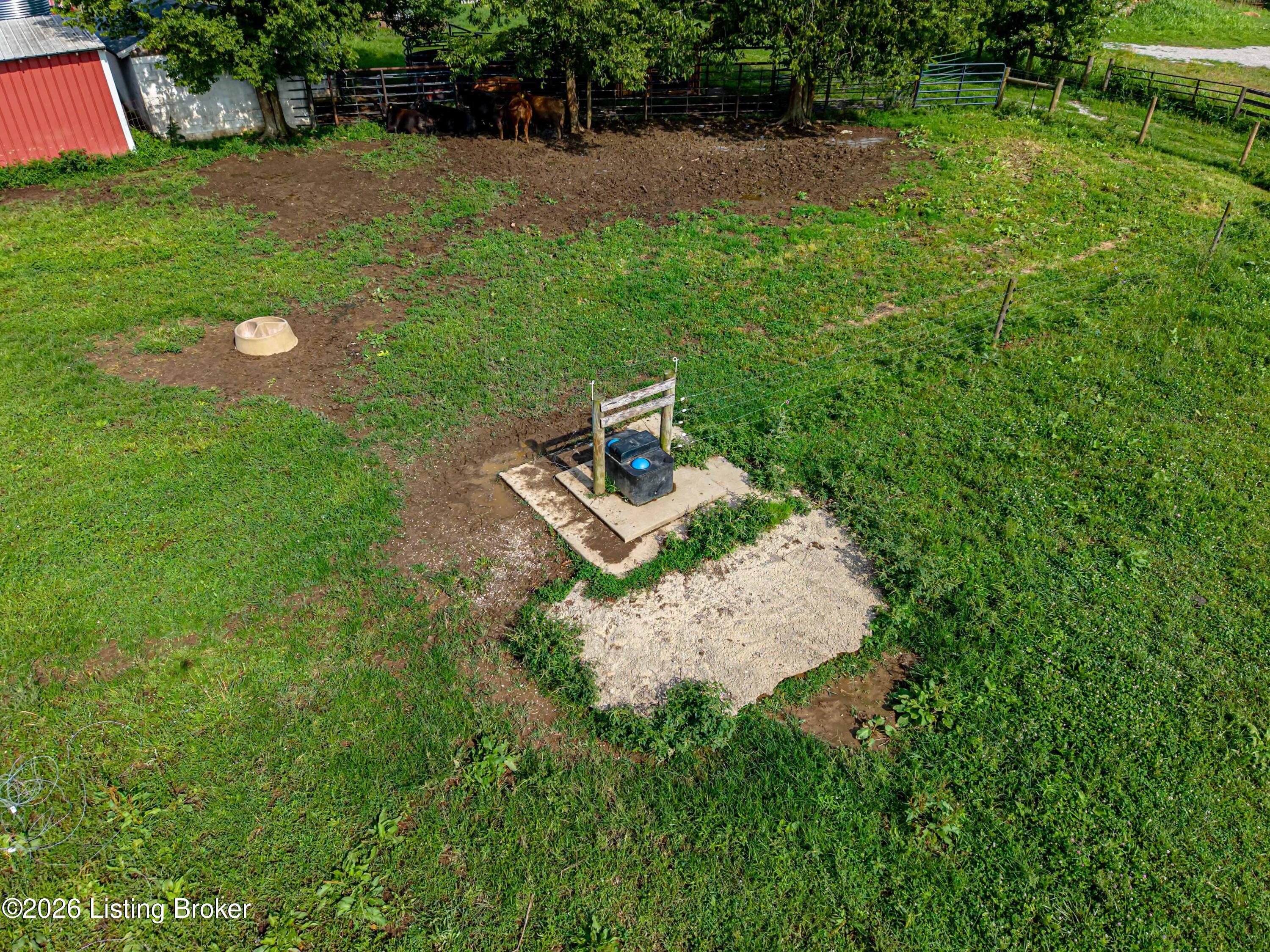 2304 Eminence Rd Property Photo 20