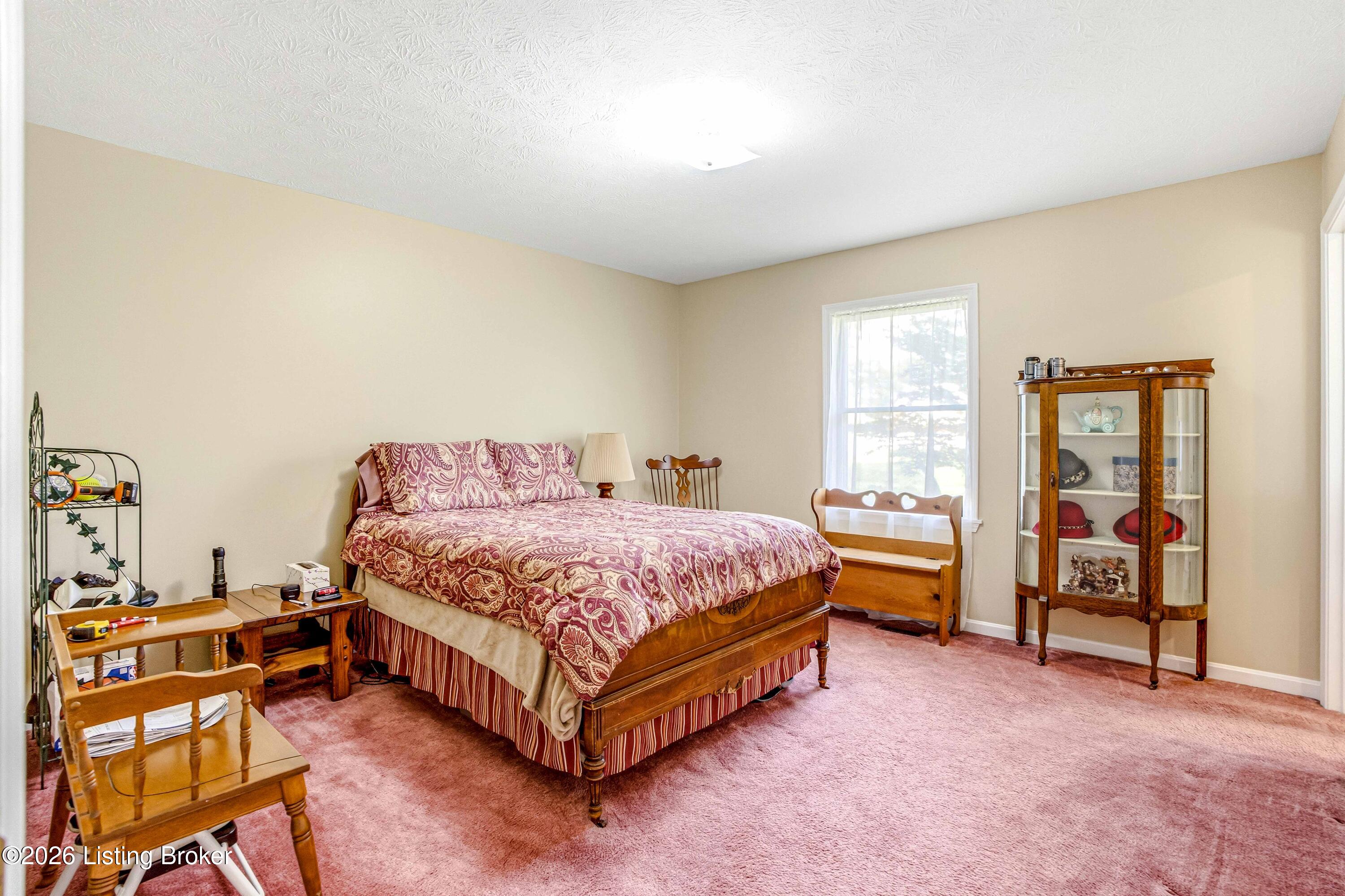 2304 Eminence Rd Property Photo 40