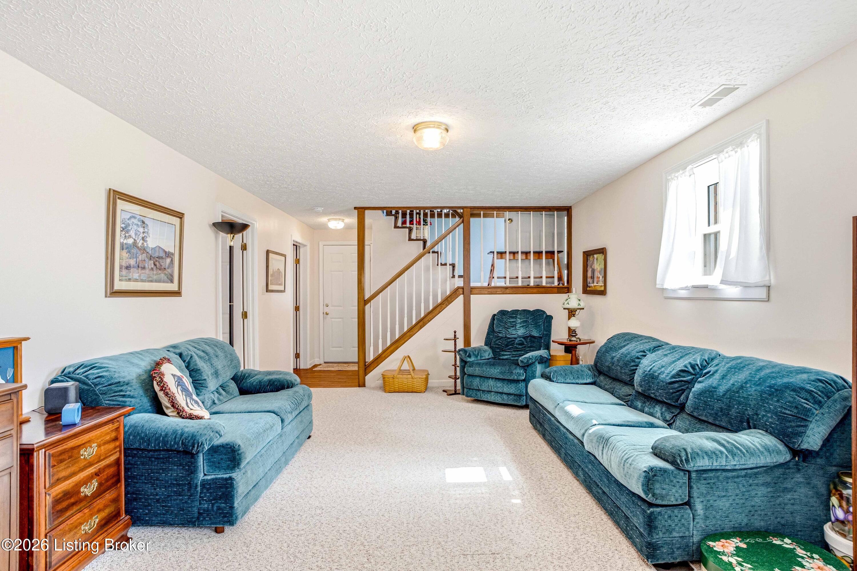 2304 Eminence Rd Property Photo 45