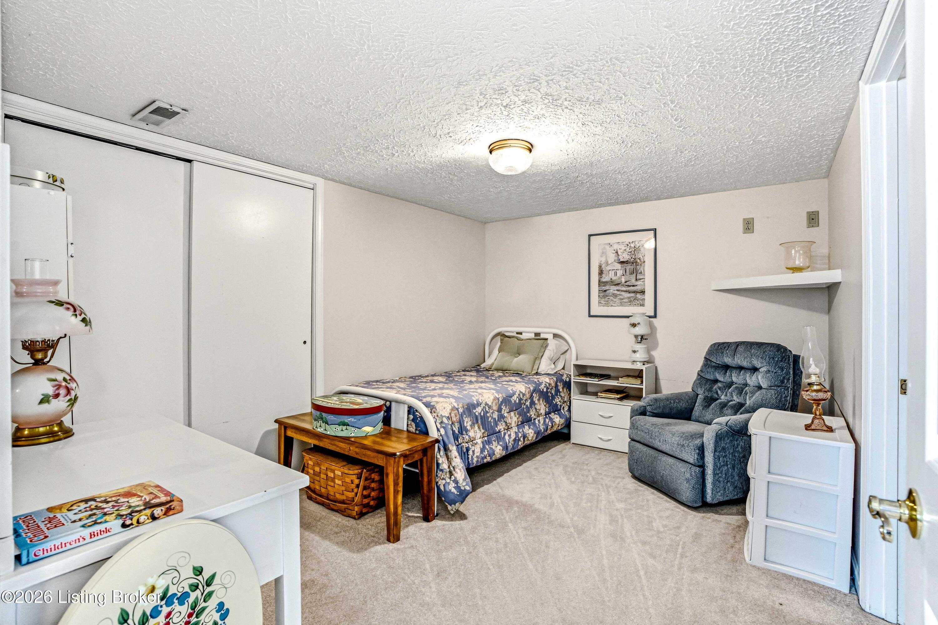 2304 Eminence Rd Property Photo 48