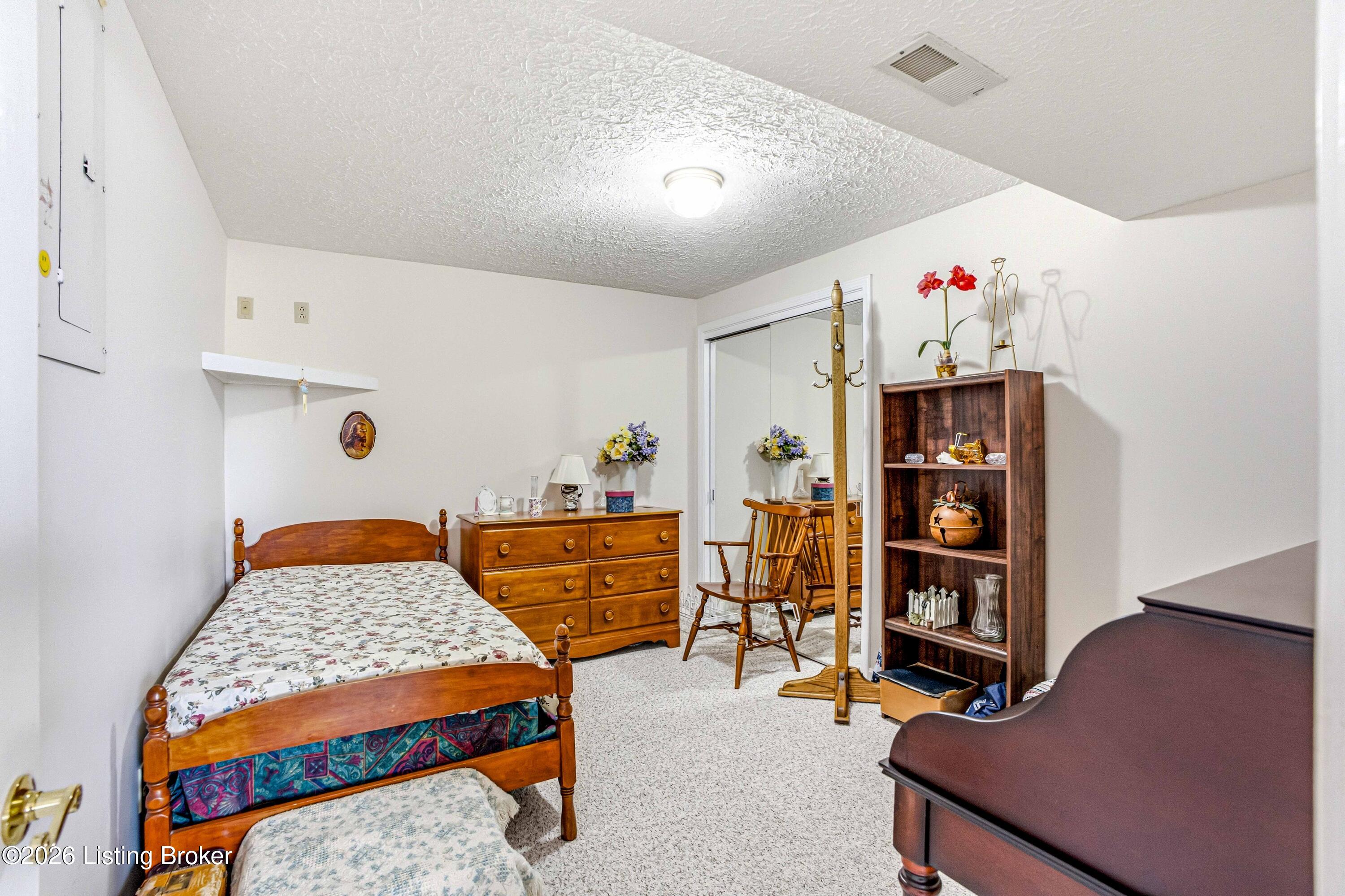2304 Eminence Rd Property Photo 49