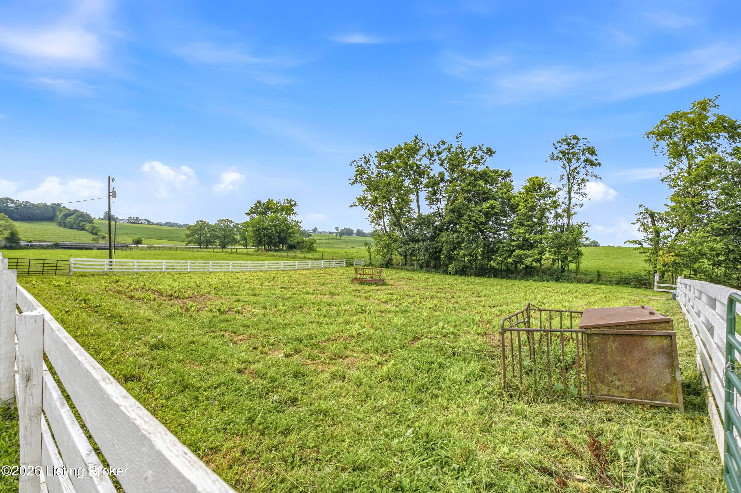 2304 Eminence Rd Property Photo 68