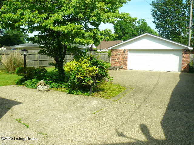 1411 Falcon Dr Property Photo 26