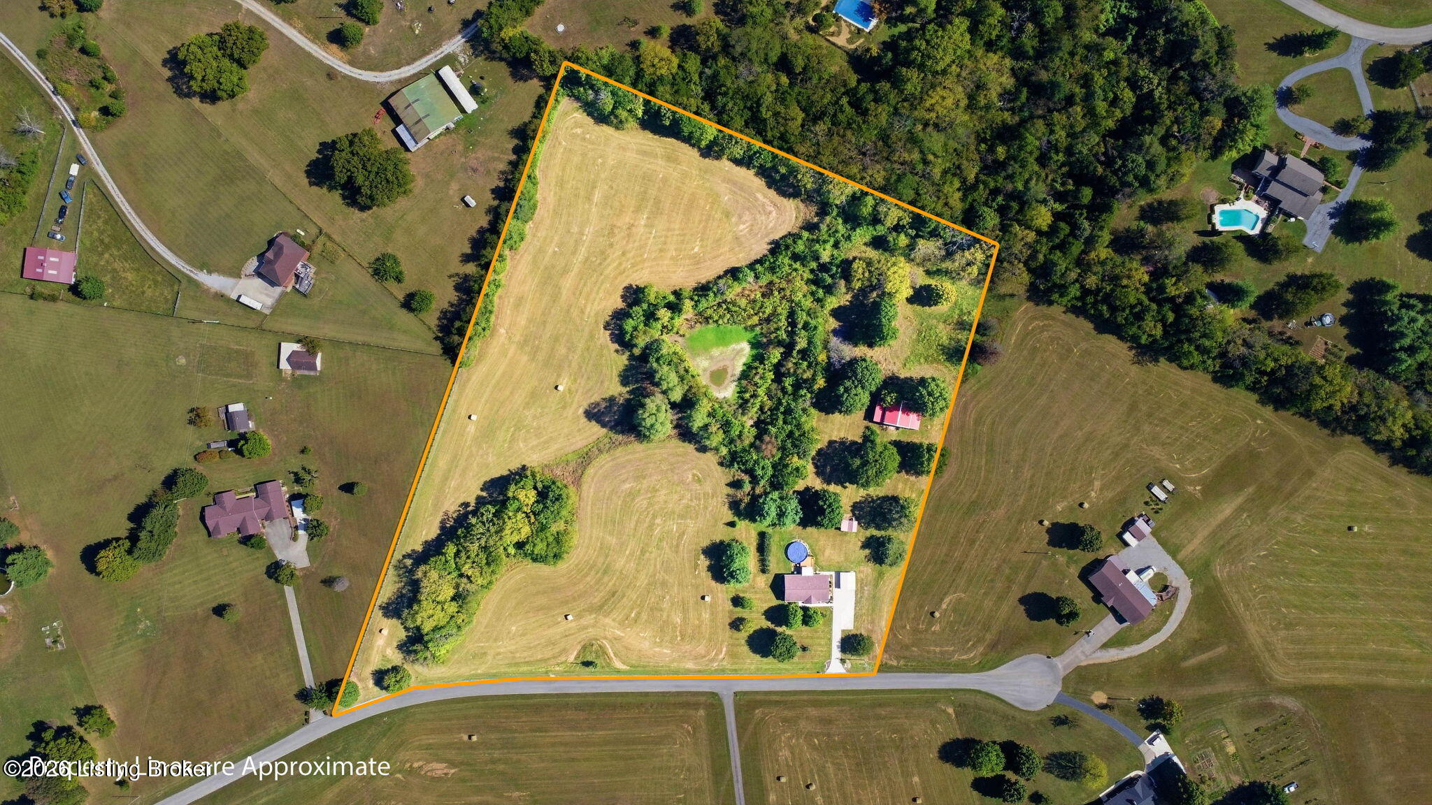 3751 Meadowbrook Ln Property Photo 2