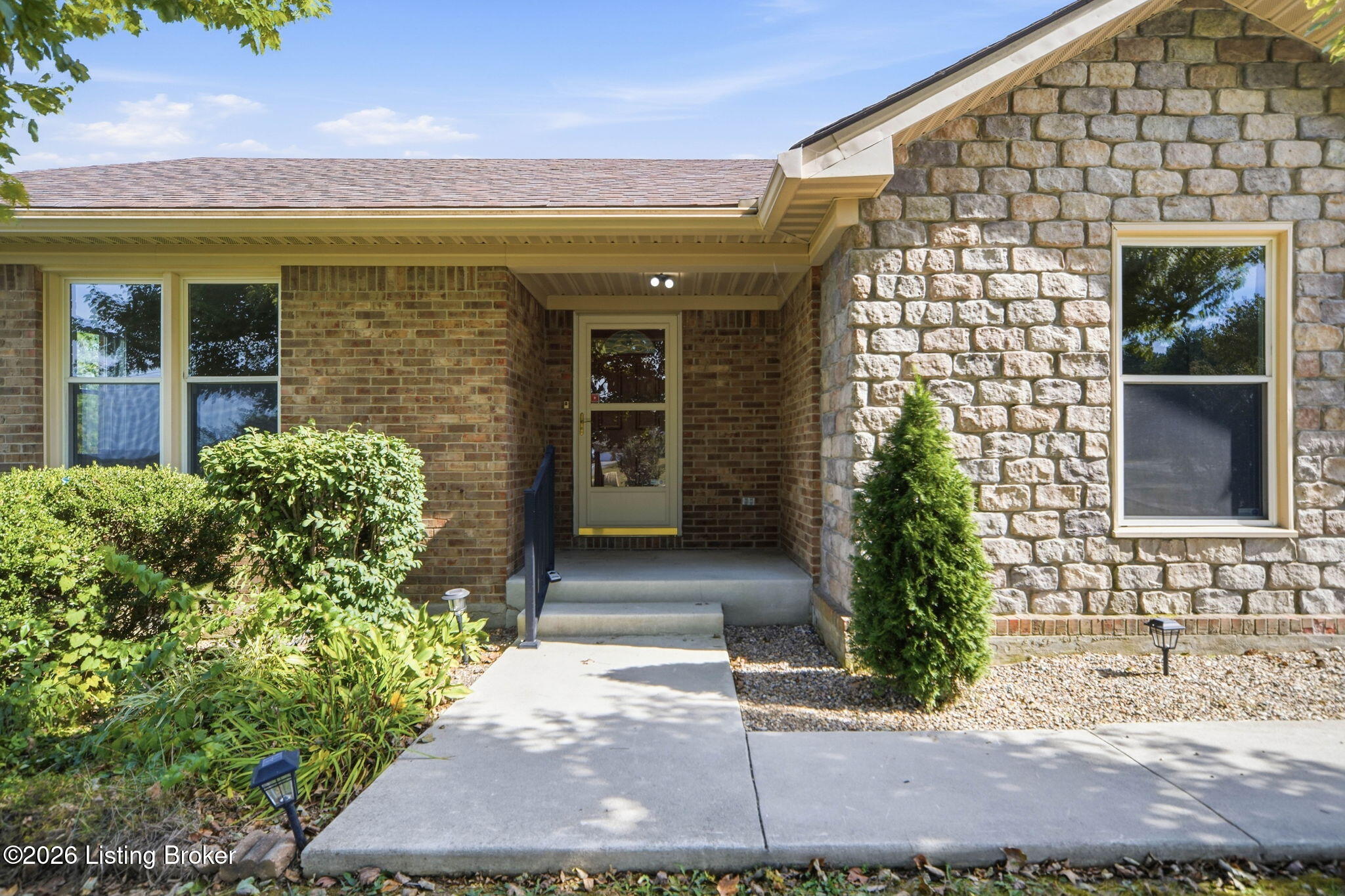 3751 Meadowbrook Ln Property Photo 3