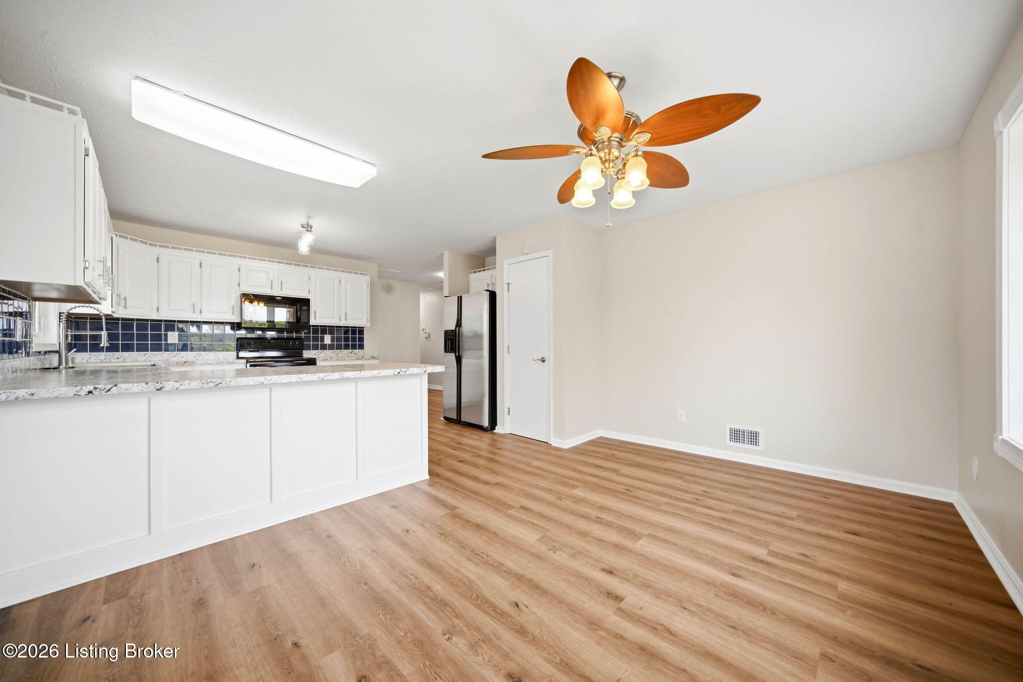3751 Meadowbrook Ln Property Photo 12