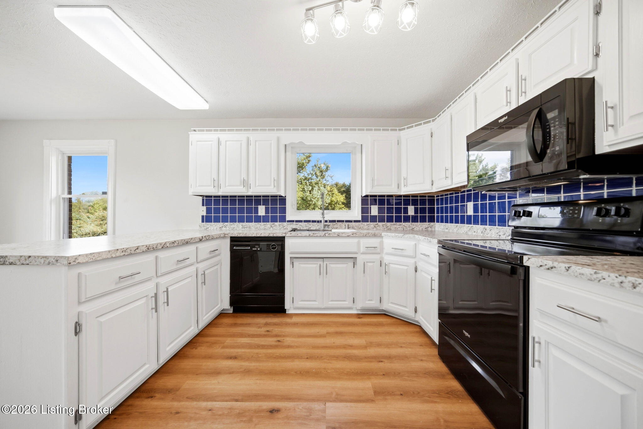 3751 Meadowbrook Ln Property Photo 20