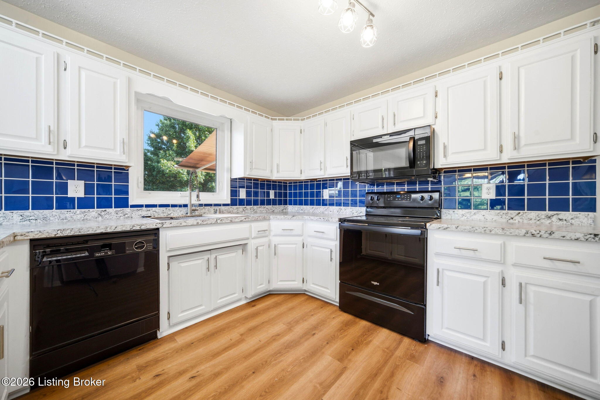 3751 Meadowbrook Ln Property Photo 21