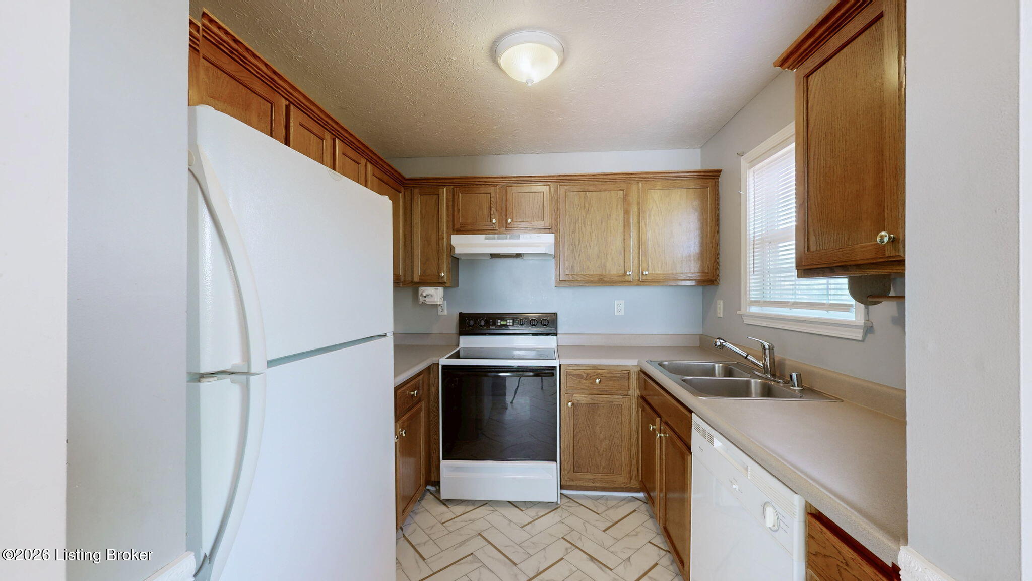 6815 Currington Cir Property Photo 4