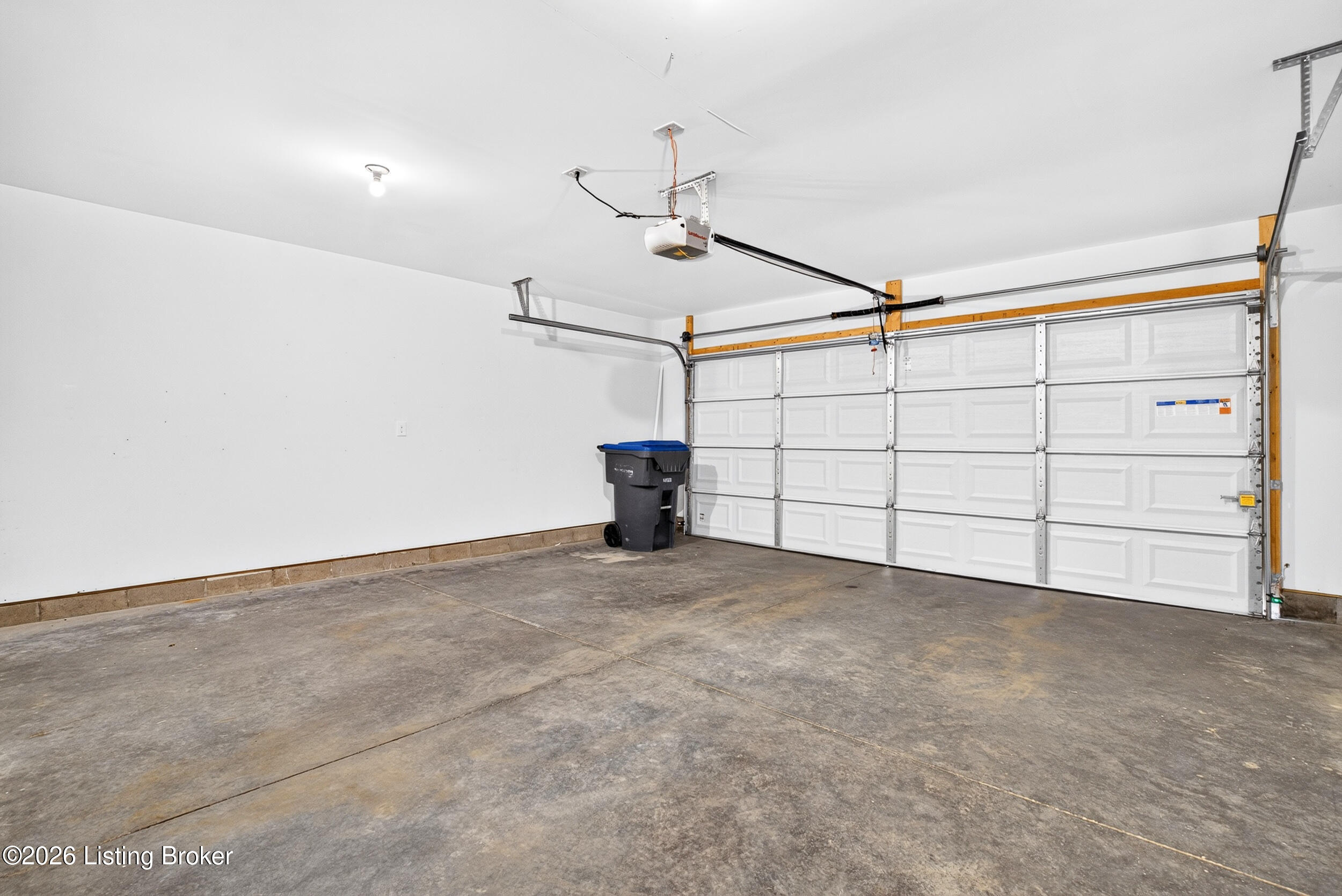 6713 Eagle Wood Dr Property Photo 27