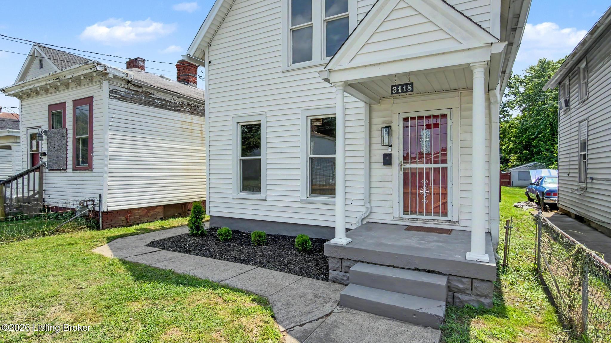 3118 Bank St Property Photo 4