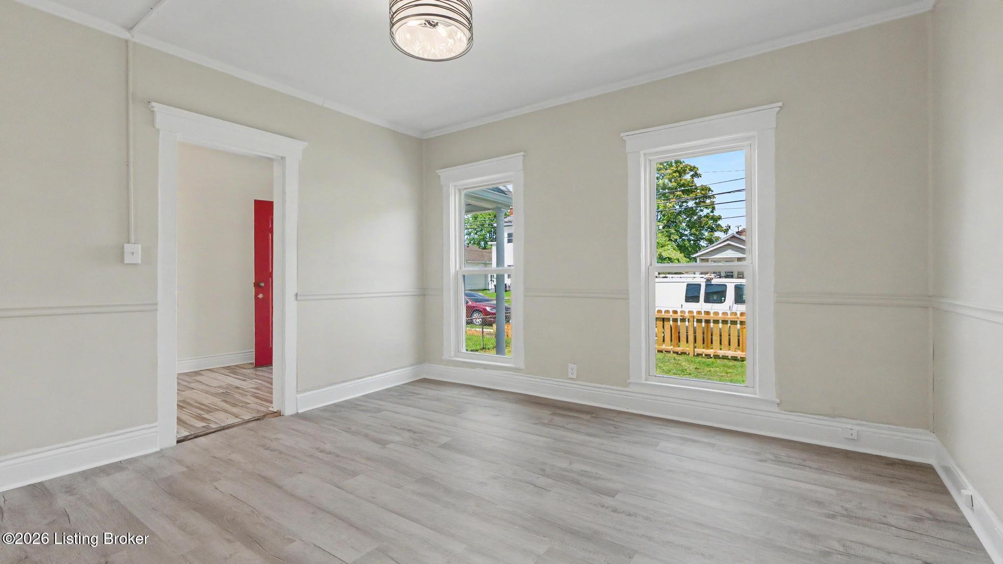 3118 Bank St Property Photo 10