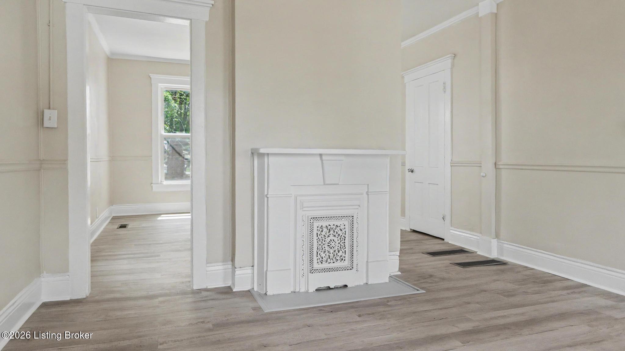 3118 Bank St Property Photo 11