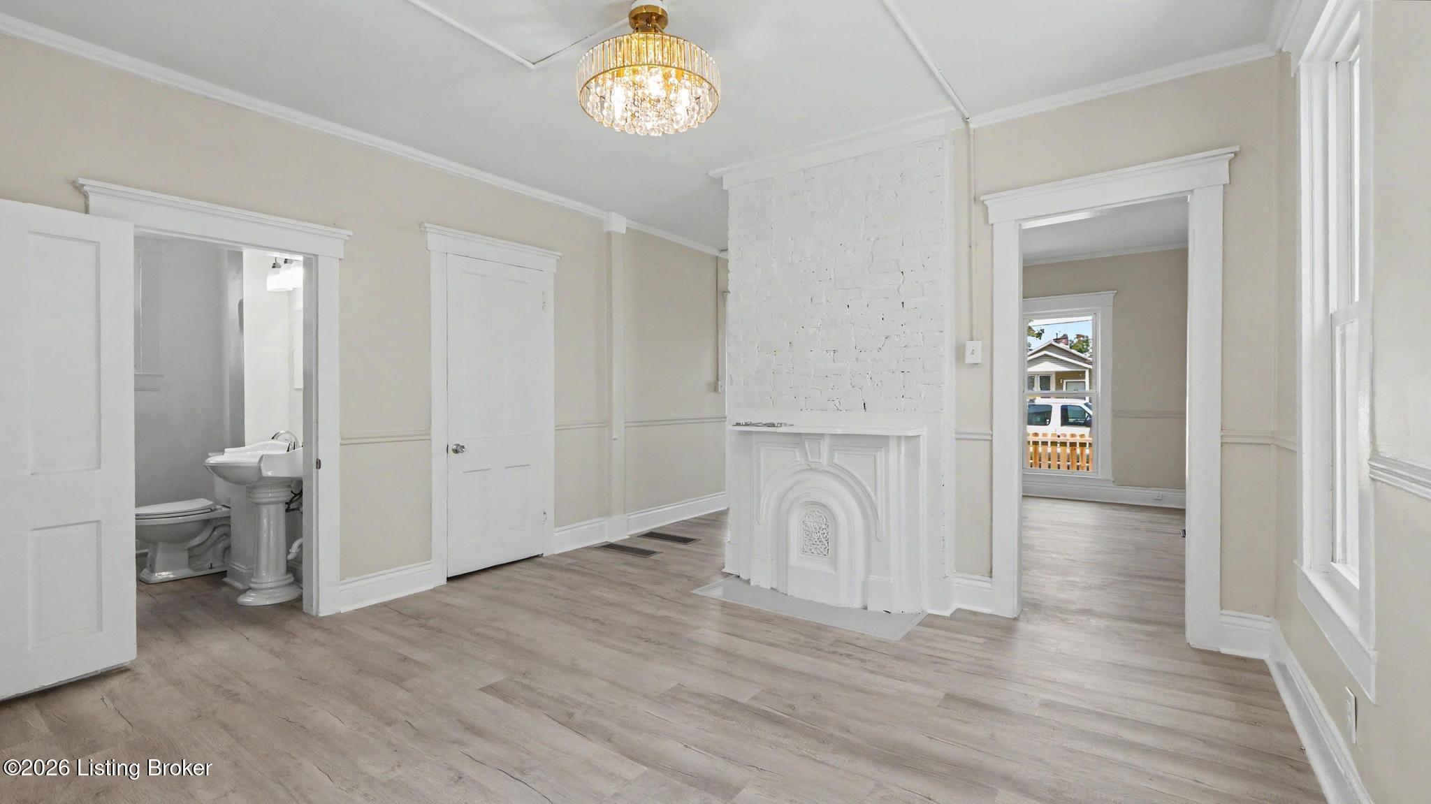 3118 Bank St Property Photo 12