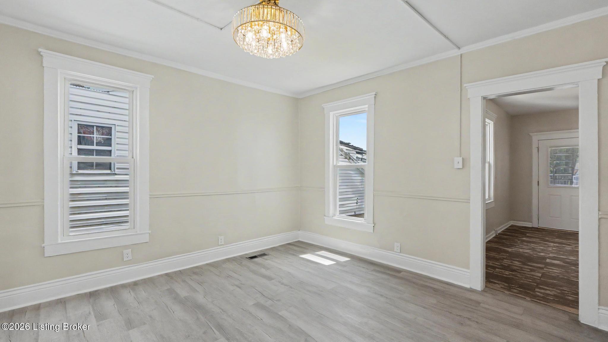 3118 Bank St Property Photo 14