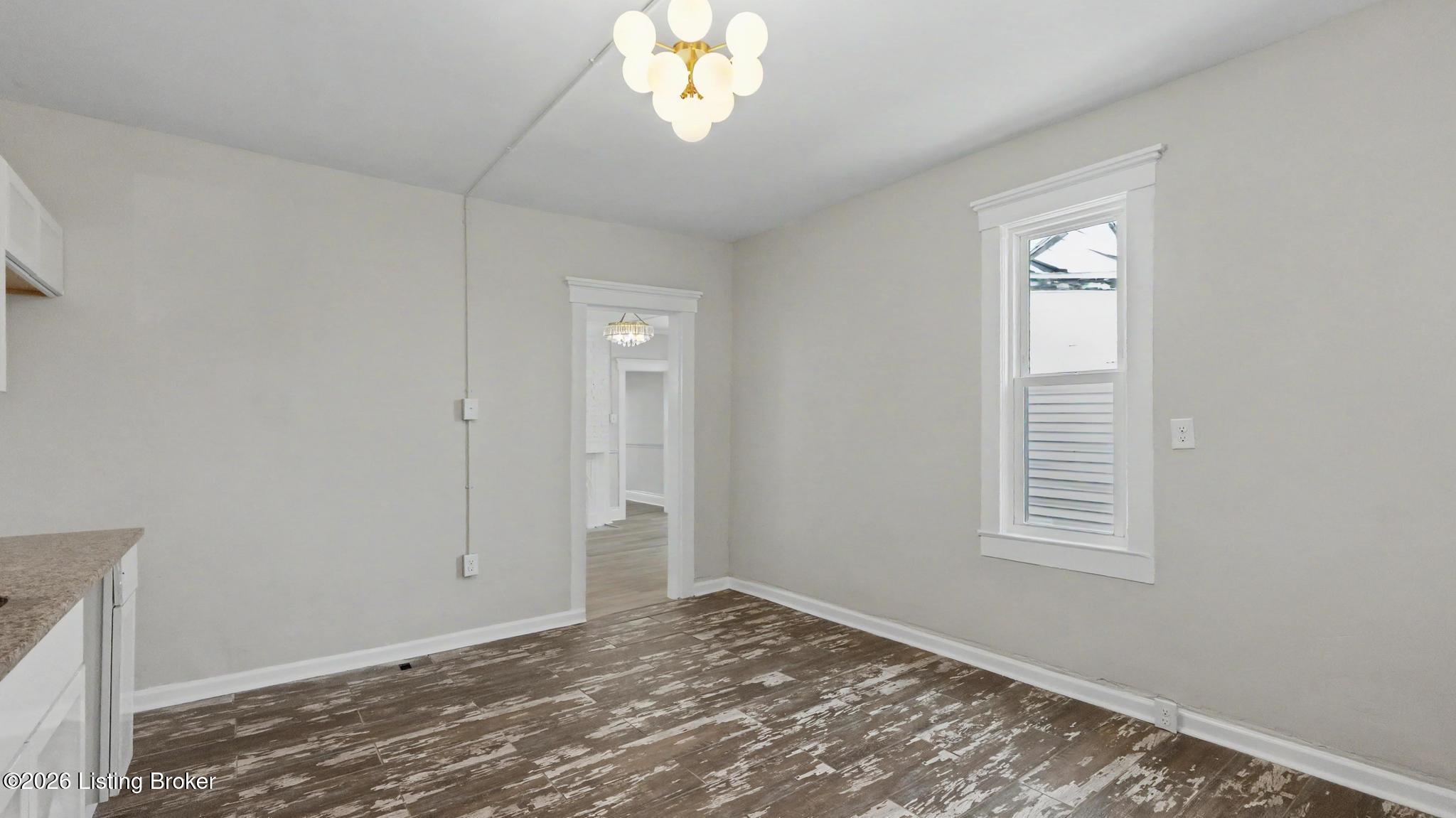 3118 Bank St Property Photo 19