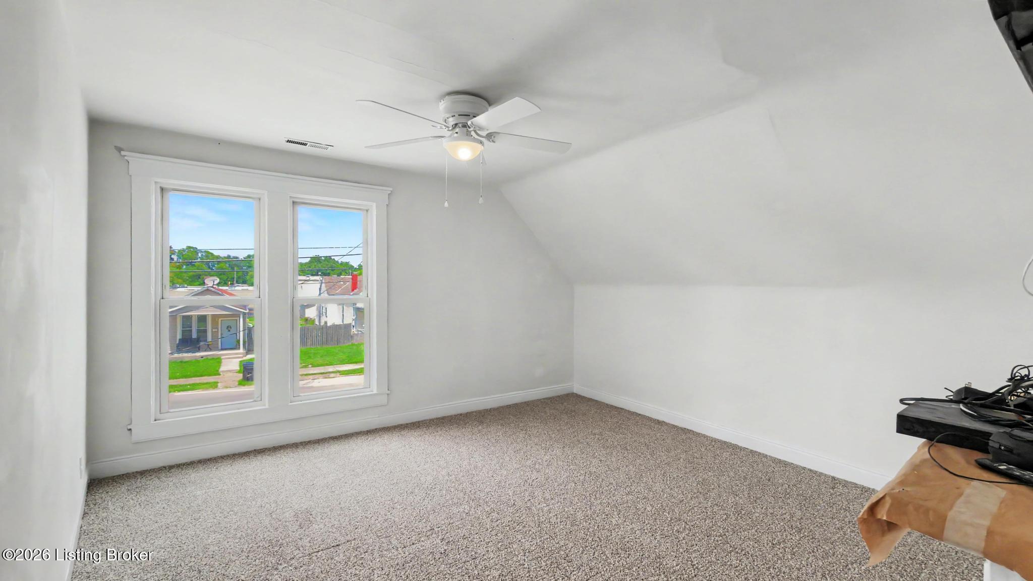 3118 Bank St Property Photo 24