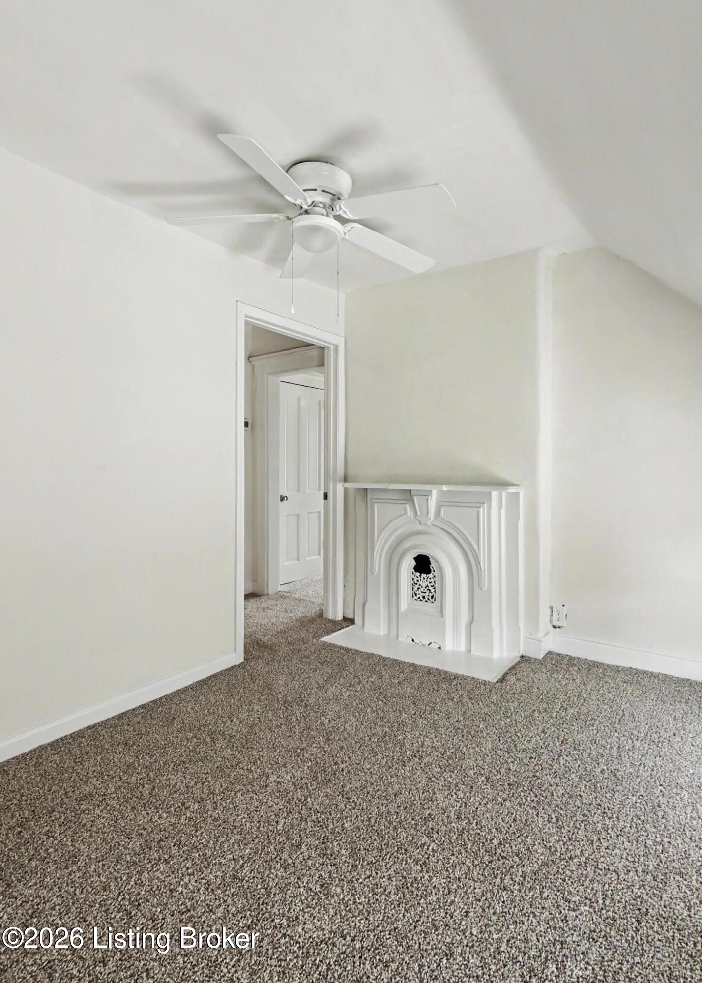 3118 Bank St Property Photo 29