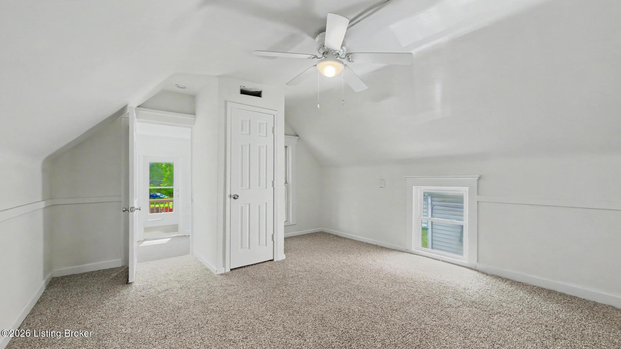 3118 Bank St Property Photo 30