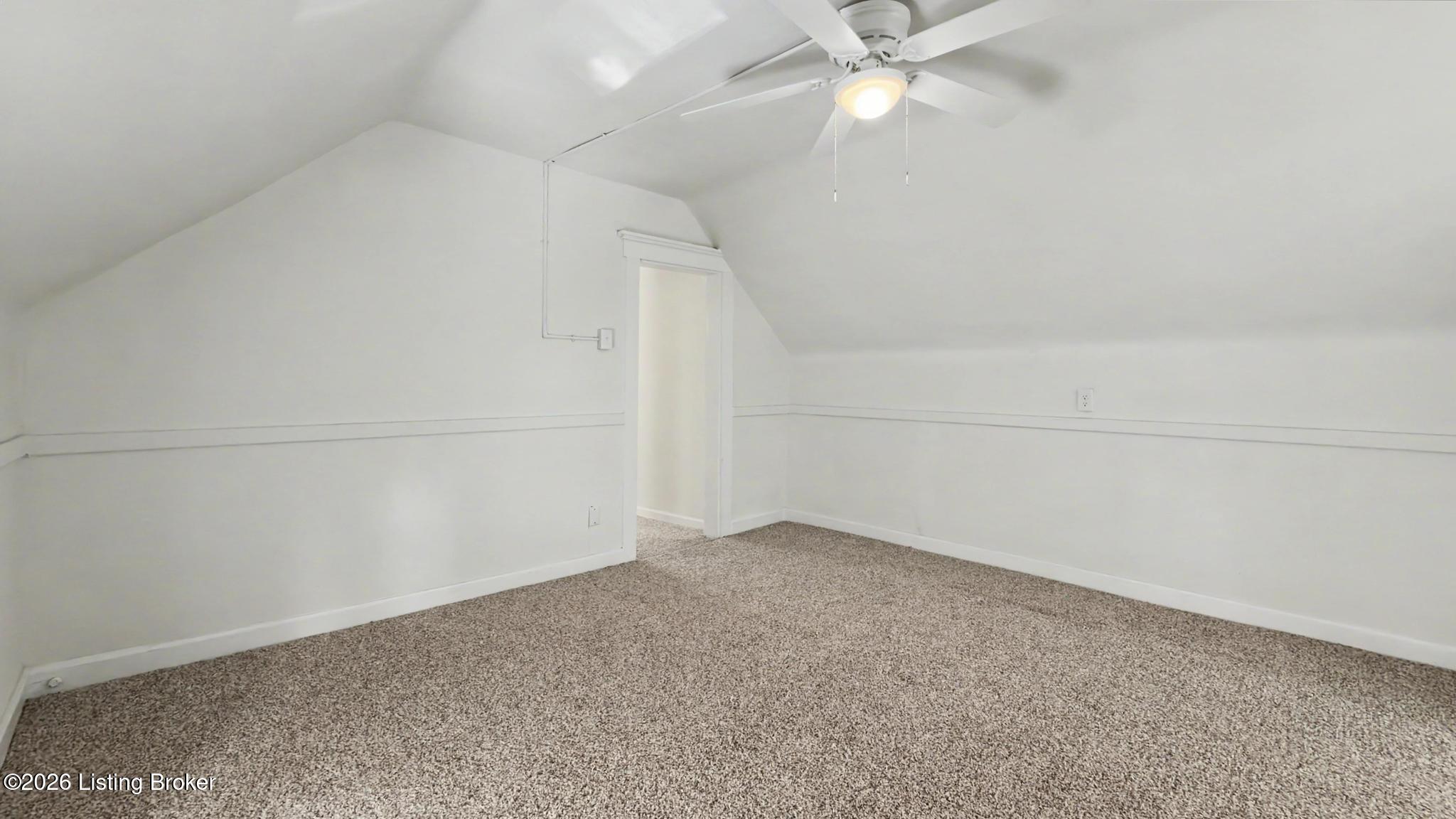 3118 Bank St Property Photo 31