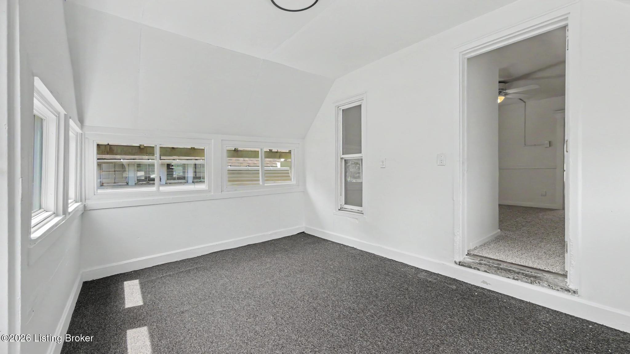 3118 Bank St Property Photo 35