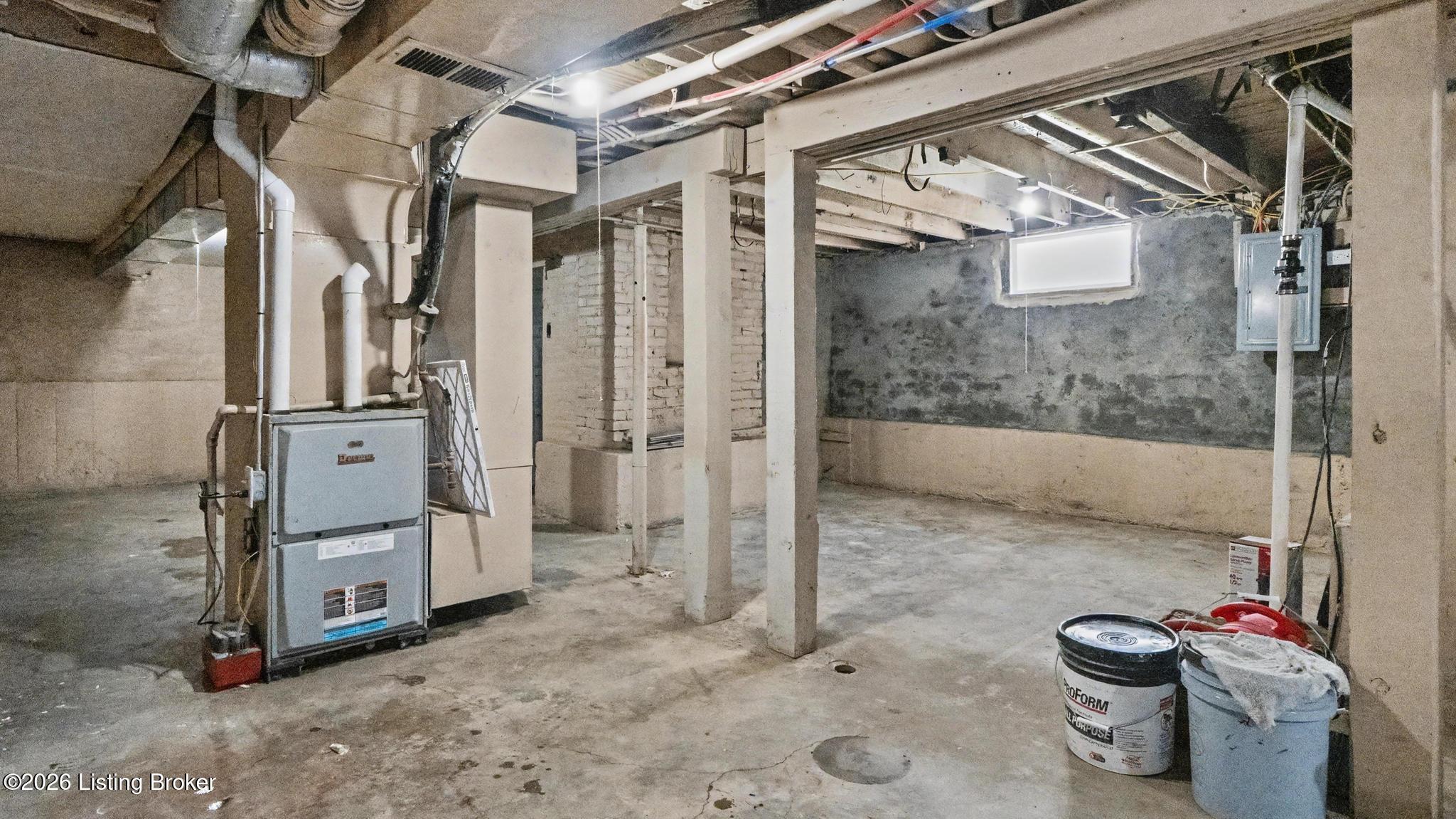 3118 Bank St Property Photo 41