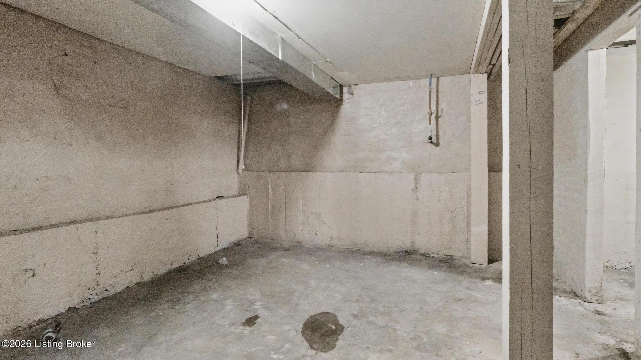 3118 Bank St Property Photo 43