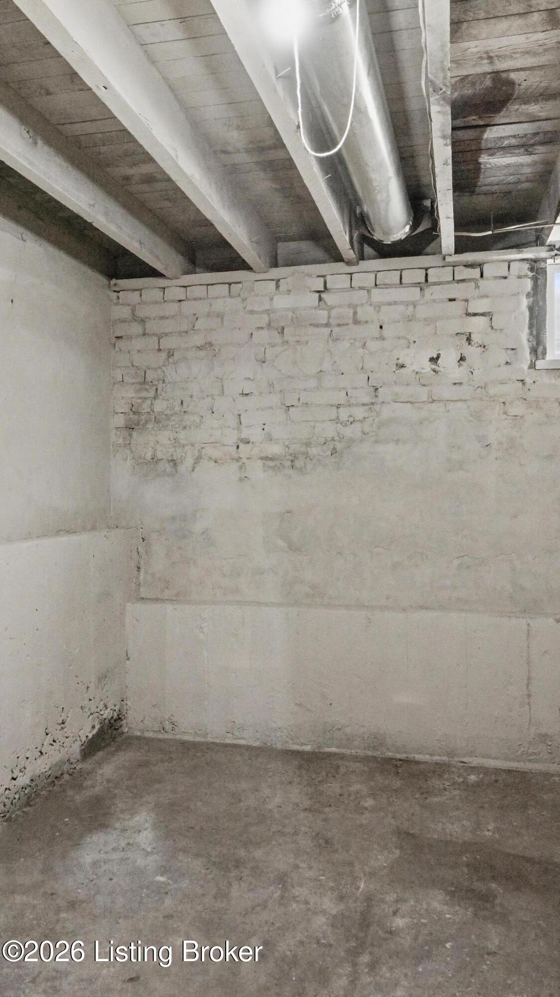 3118 Bank St Property Photo 44