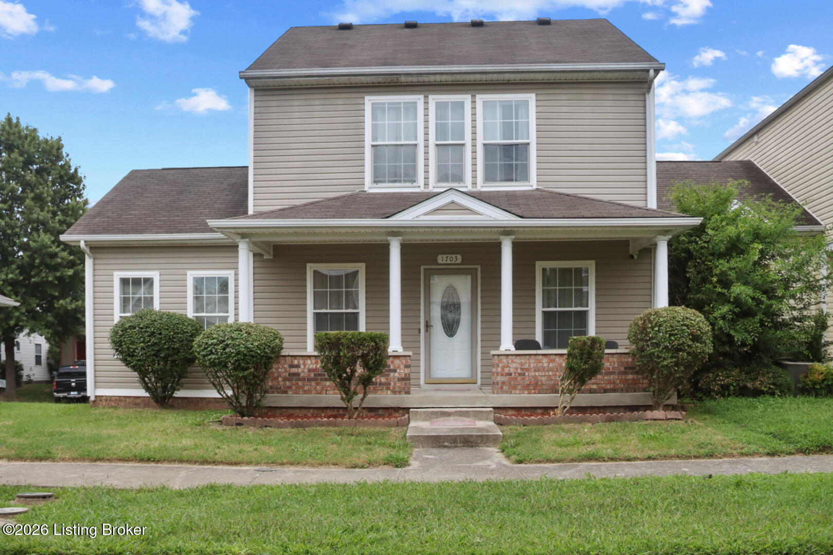 1703 Stratton Ct Property Photo 2