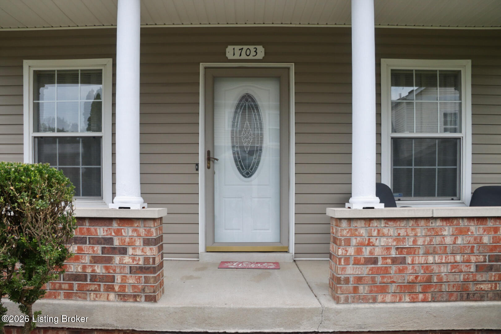 1703 Stratton Ct Property Photo 4