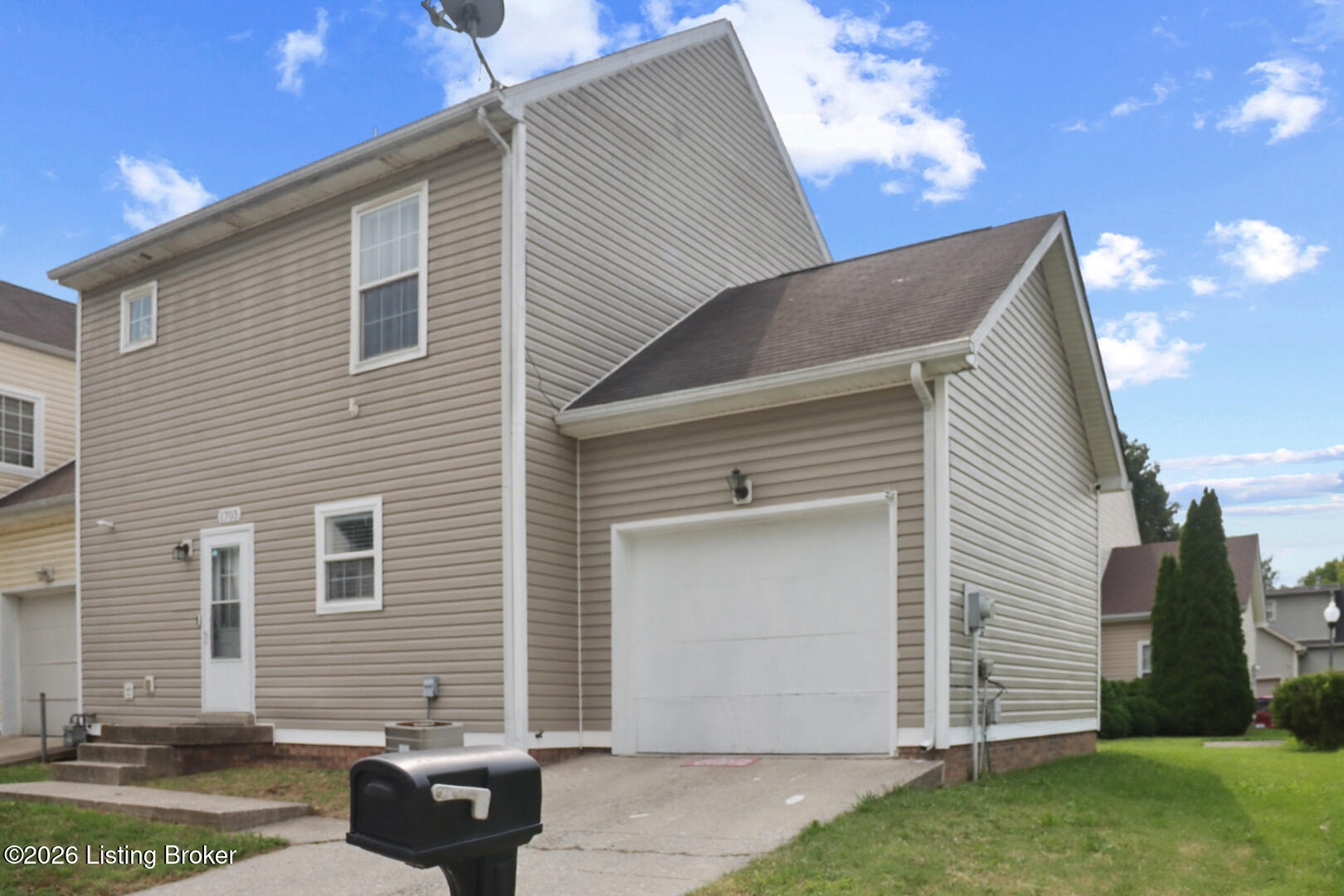 1703 Stratton Ct Property Photo 28