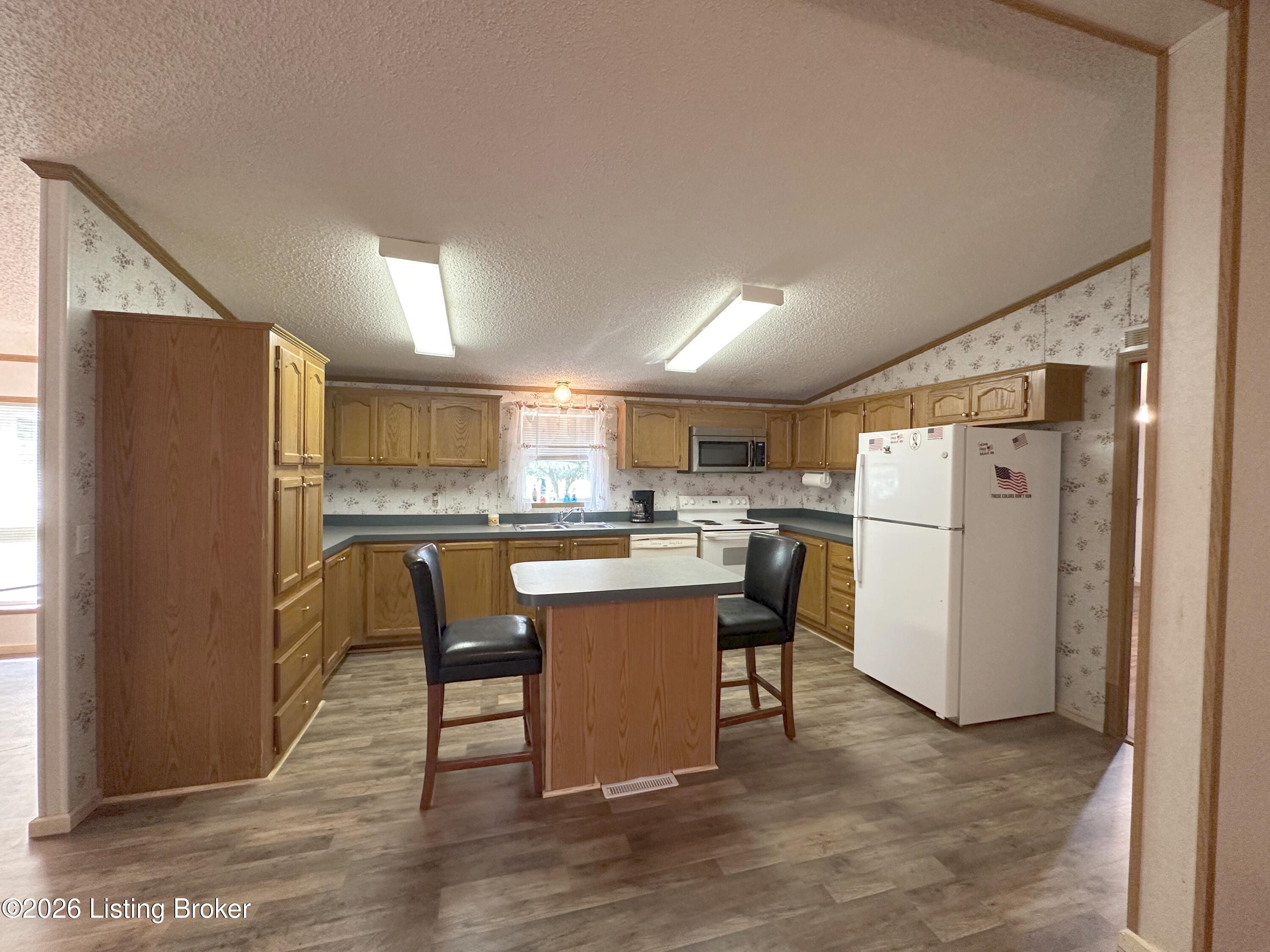 752 Williams Ln Property Photo 4