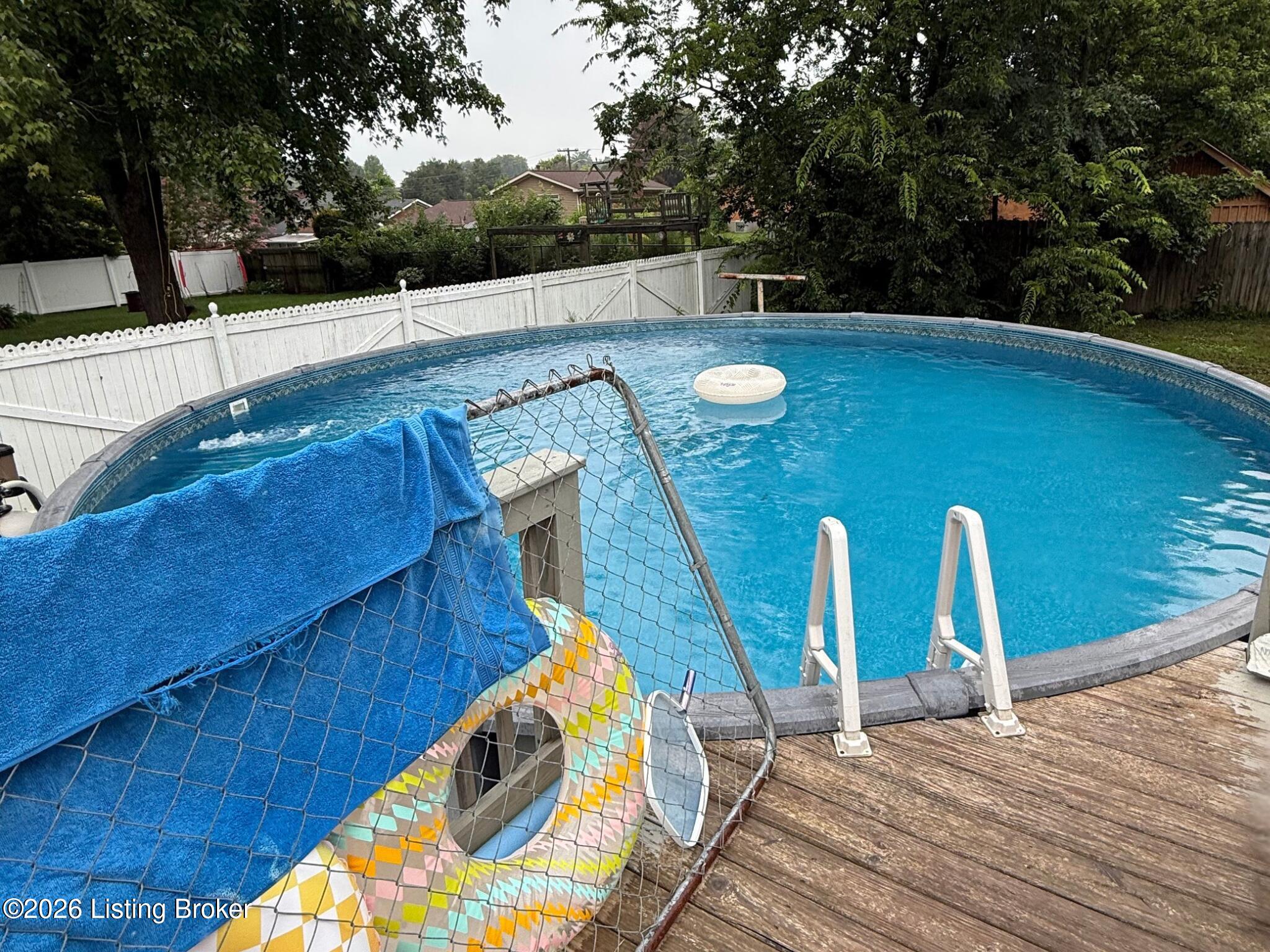 9022 Wanlou Dr Property Photo 3