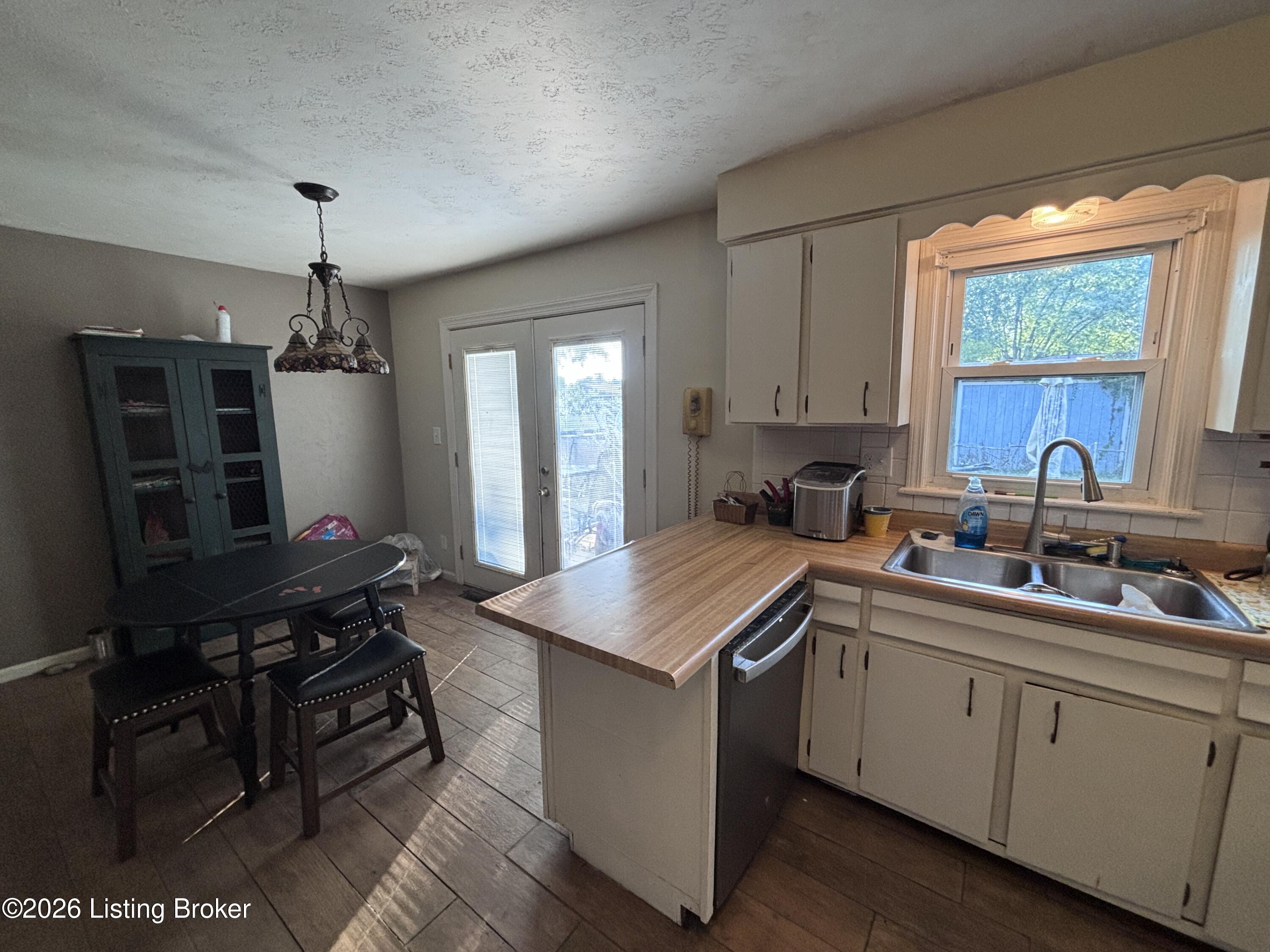 9022 Wanlou Dr Property Photo 7