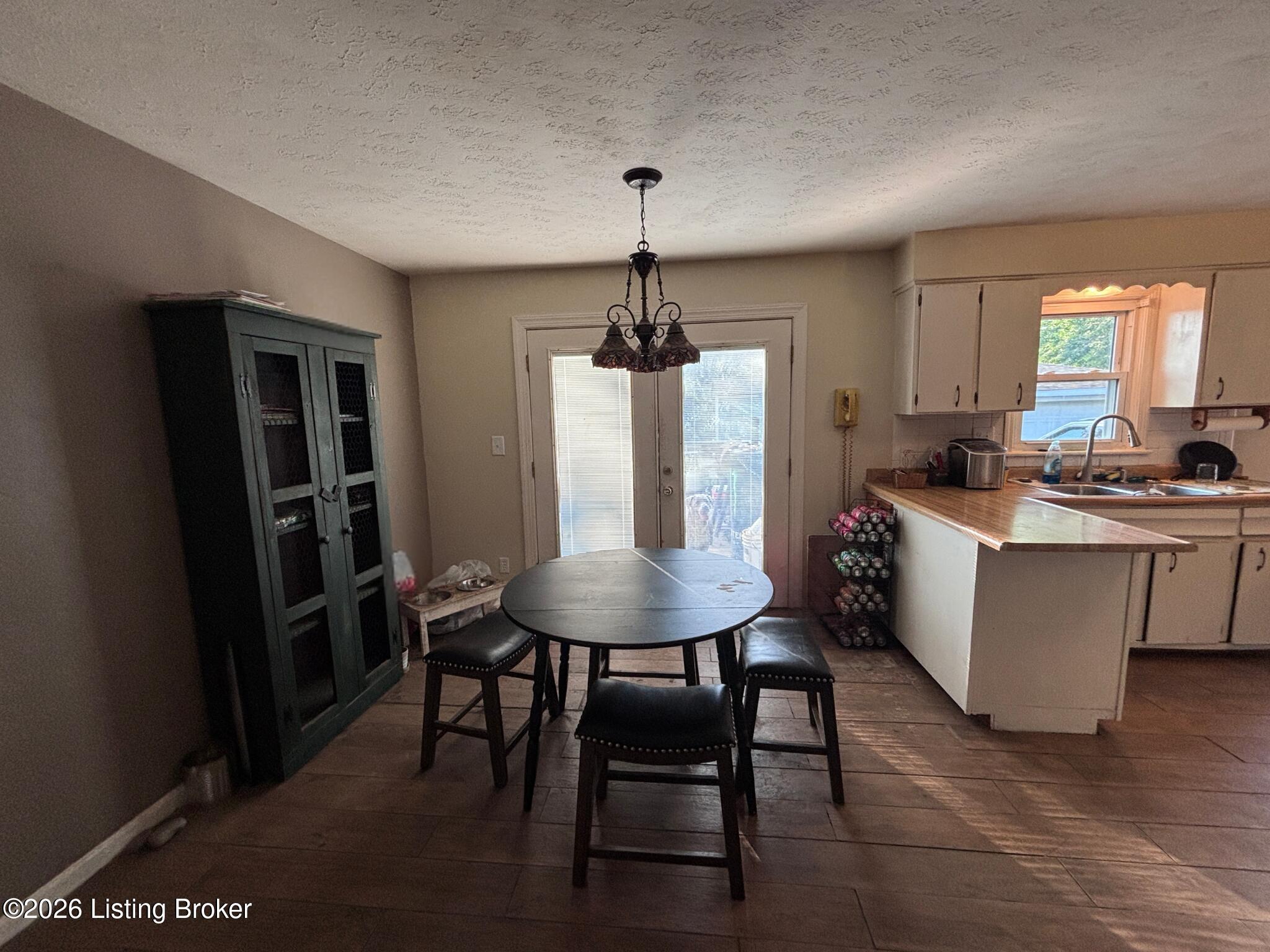 9022 Wanlou Dr Property Photo 8