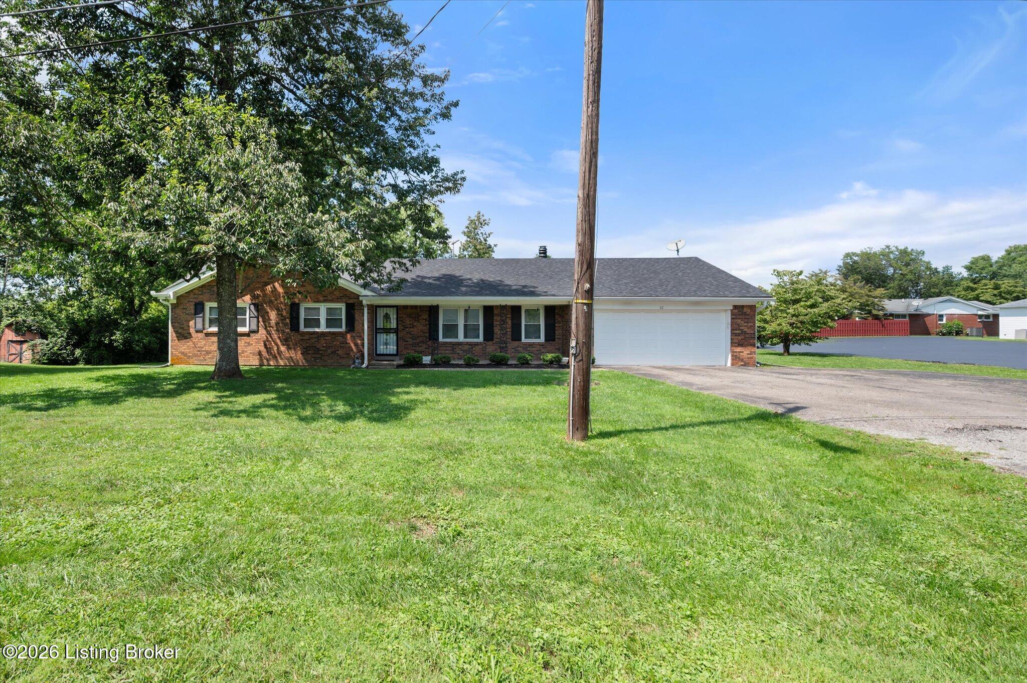 52 College Ct Property Photo 5