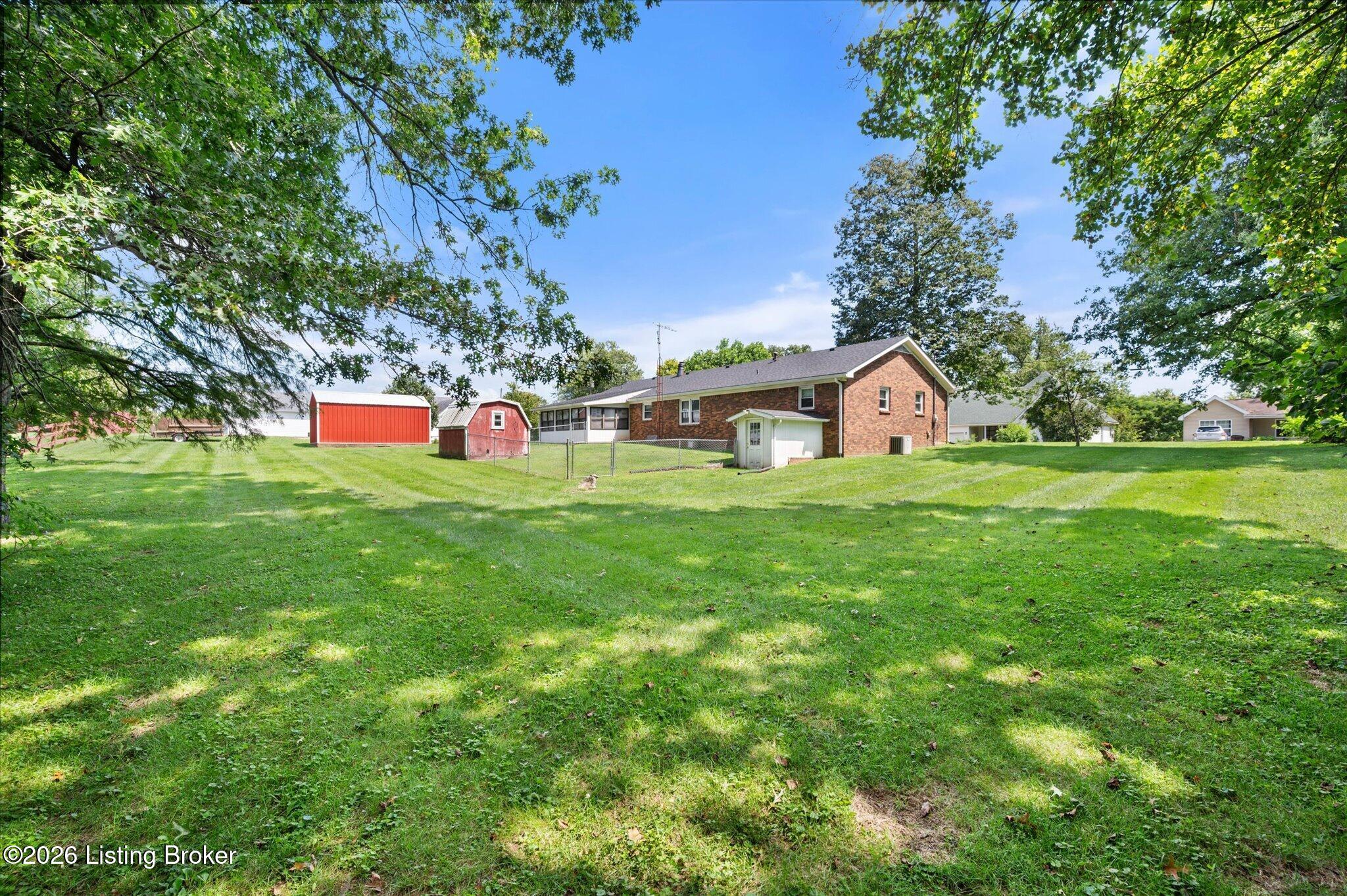 52 College Ct Property Photo 10