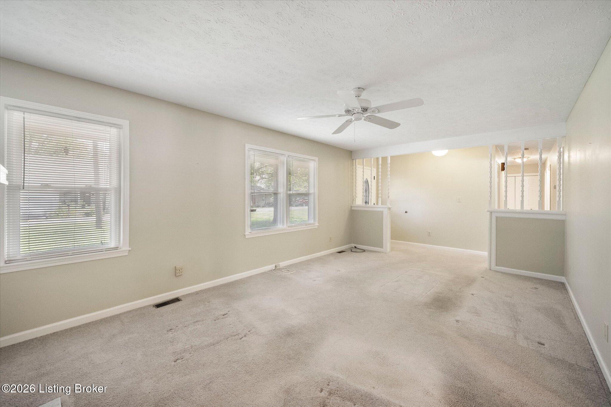 52 College Ct Property Photo 18