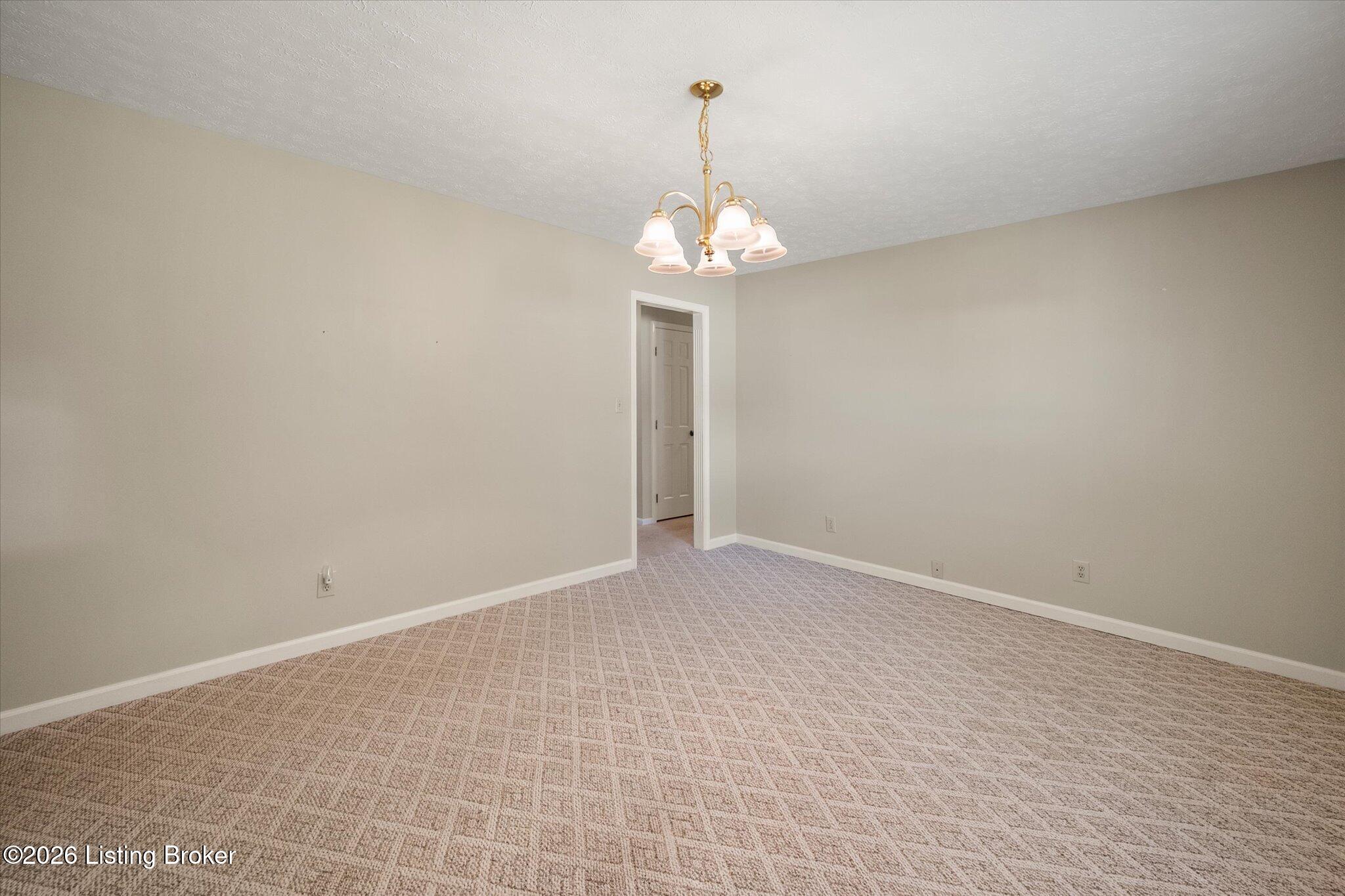 52 College Ct Property Photo 22