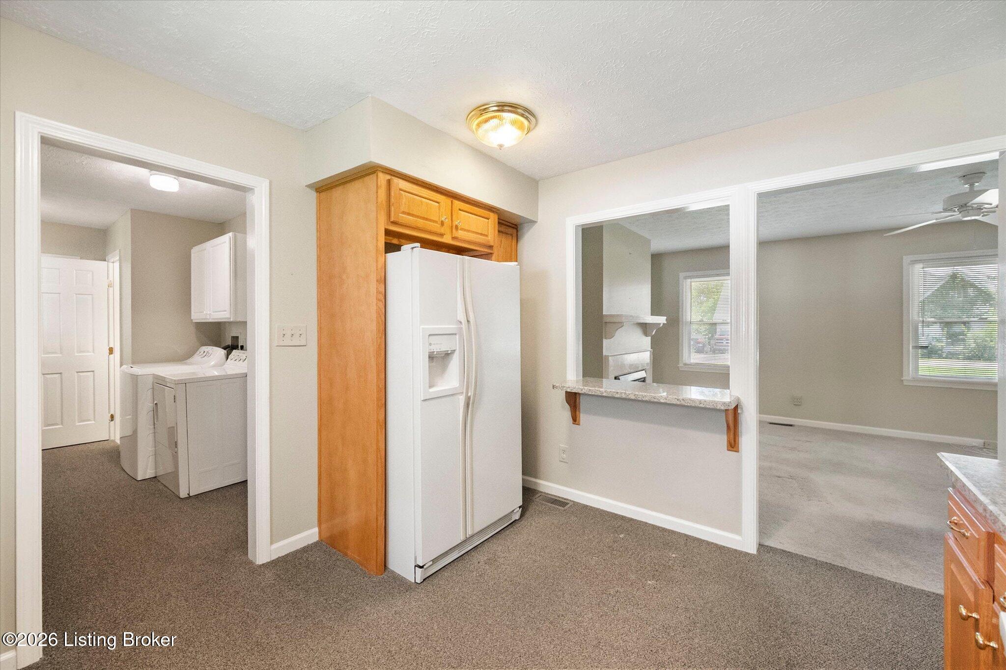 52 College Ct Property Photo 26
